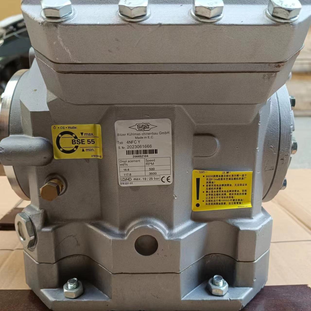 High Quality Bus Spare Parts Air Conditioning Compressor Components for Yutong