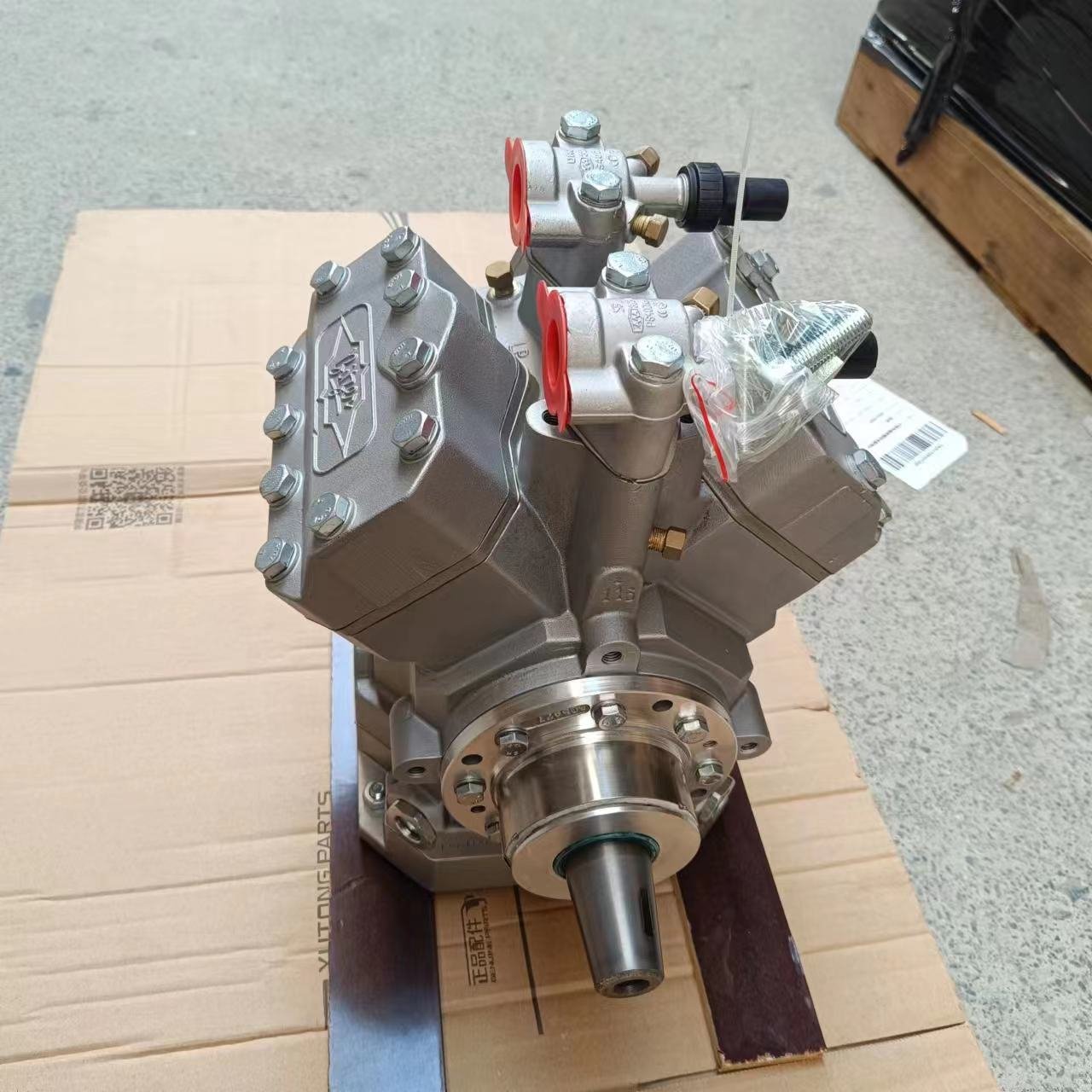 High Quality Bus Spare Parts Air Conditioning Compressor Components for Yutong