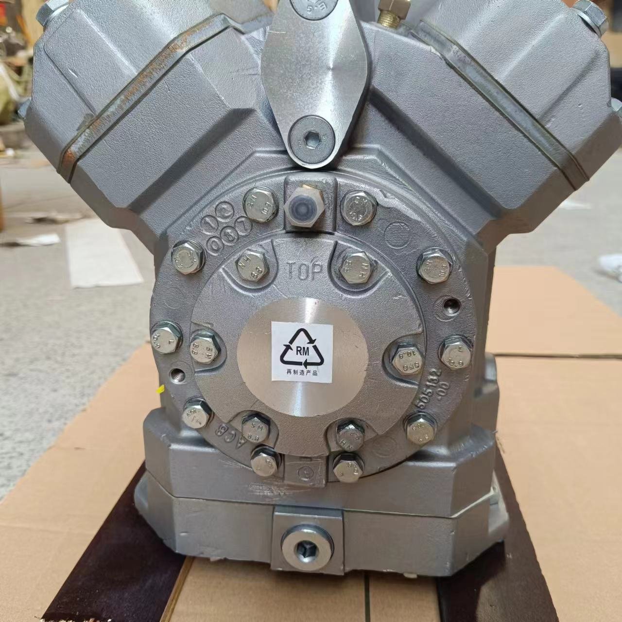 High Quality Bus Spare Parts Air Conditioning Compressor Components for Yutong