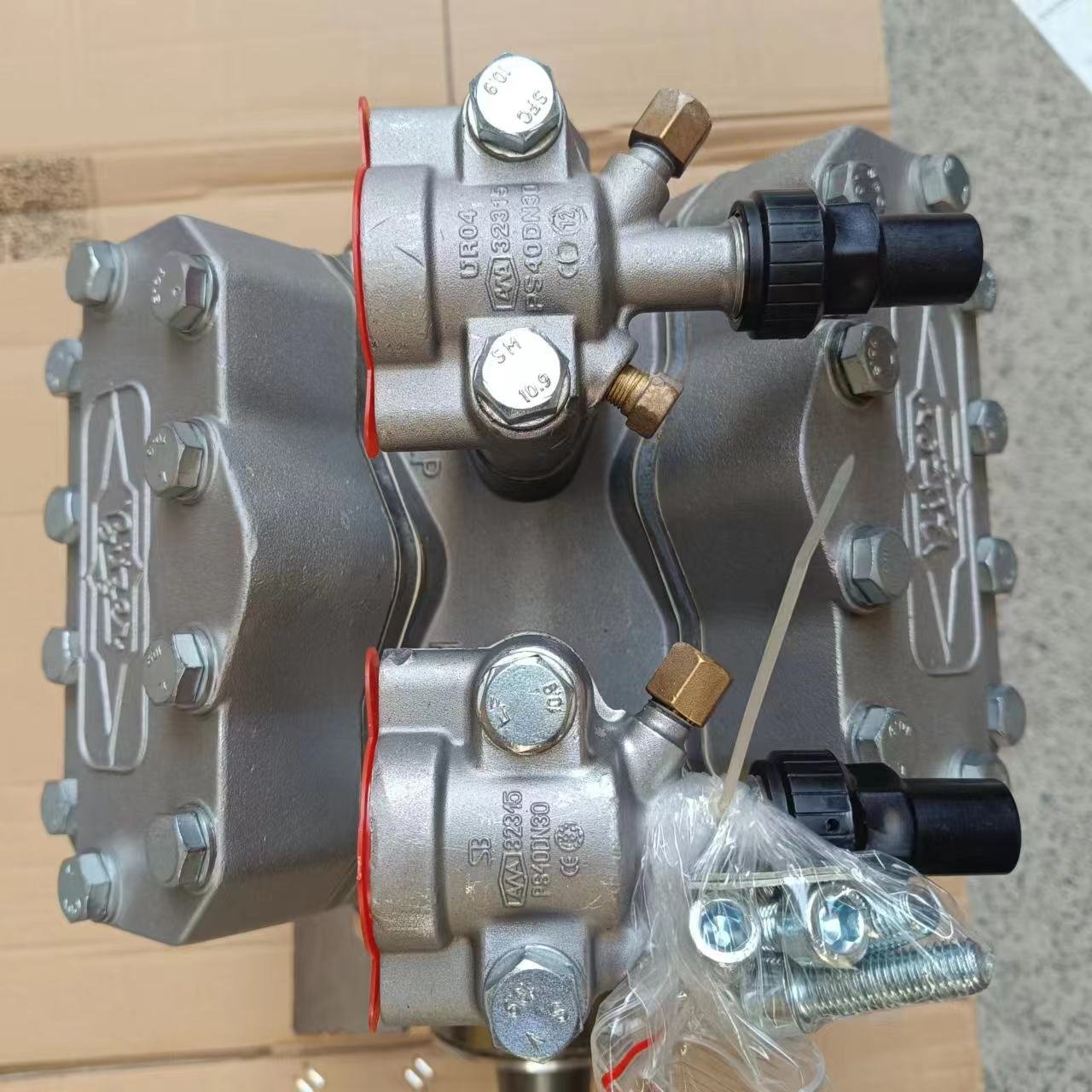 High Quality Bus Spare Parts Air Conditioning Compressor Components for Yutong
