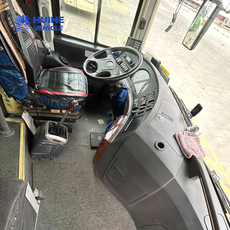2022 Youtong Luxury Coach Bus Used Diesel Fuel Manual Transmission Euro 3 Emission Standard RHD Steering Front Engine New