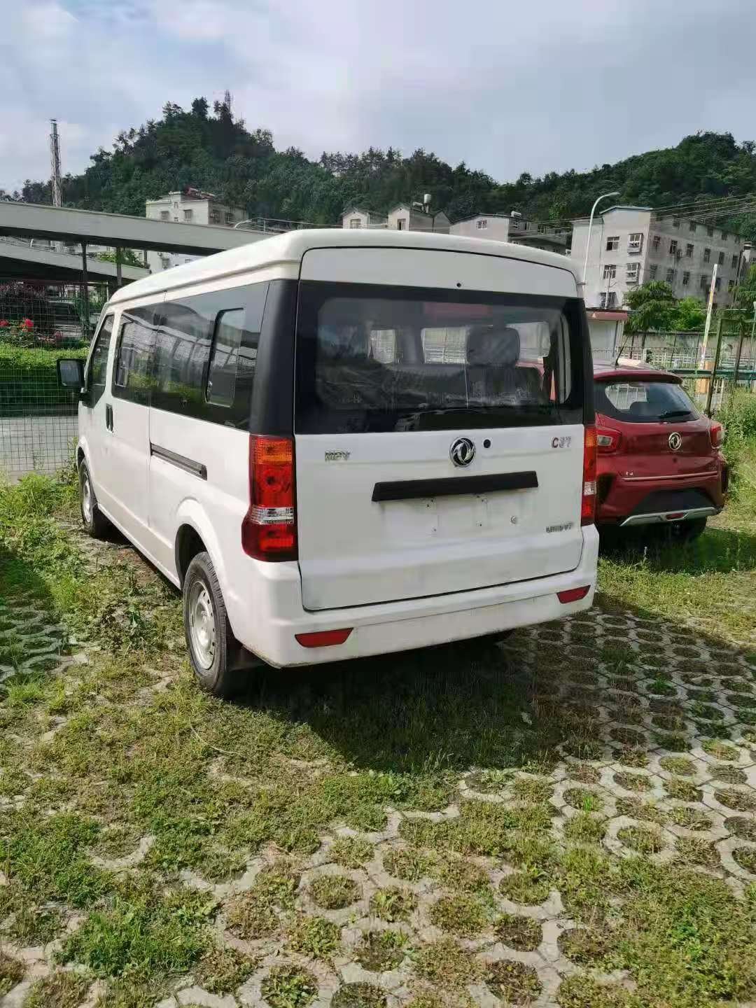 2024 Chinese Fuel-save vans Dongfeng C37 Passenger Mini Van Bus with 11 Seats for Sale