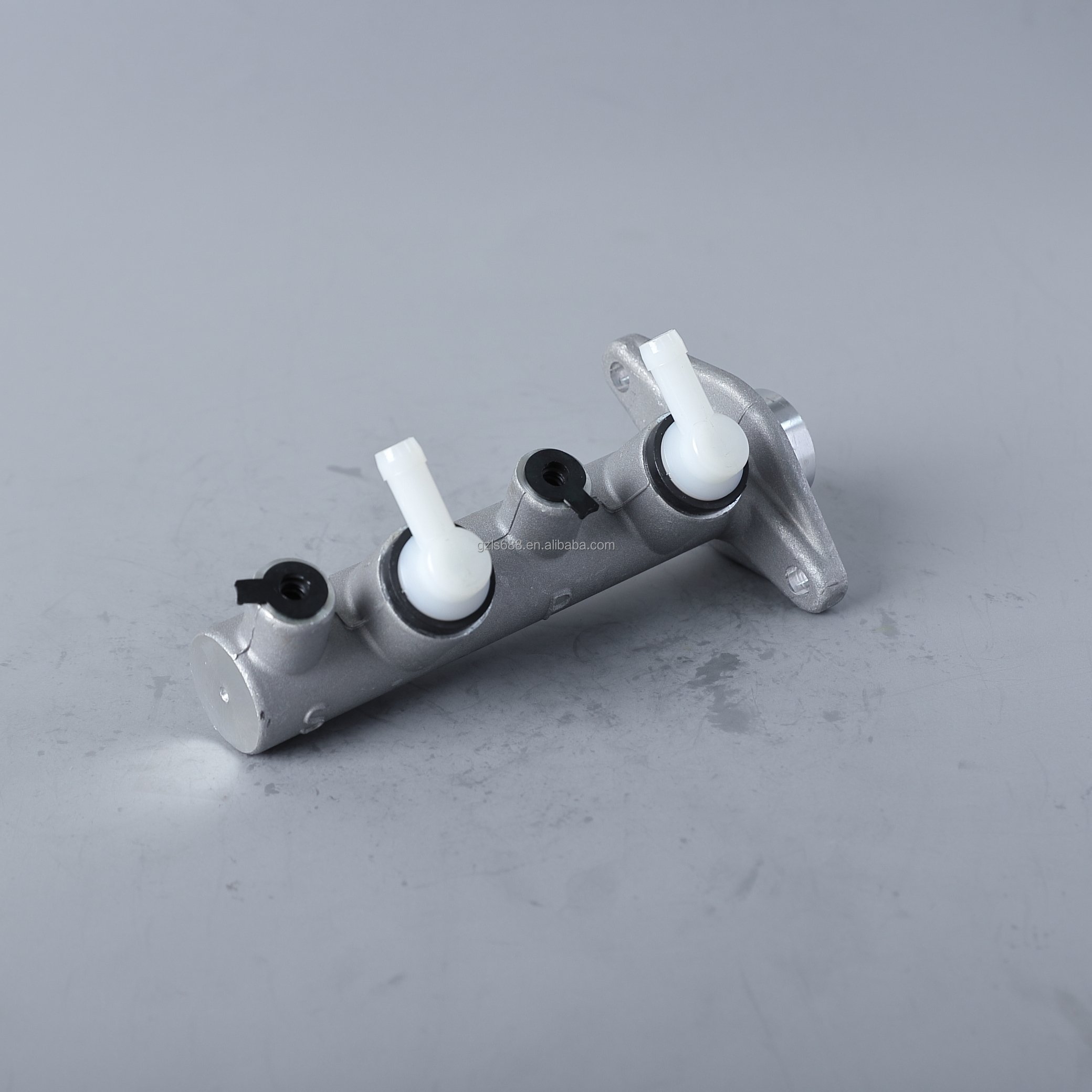 Auto Parts High Quality Steel Brake Master Cylinder Used for Hyundai H100 OEM 59110-43010 59110-43050 59110-43060