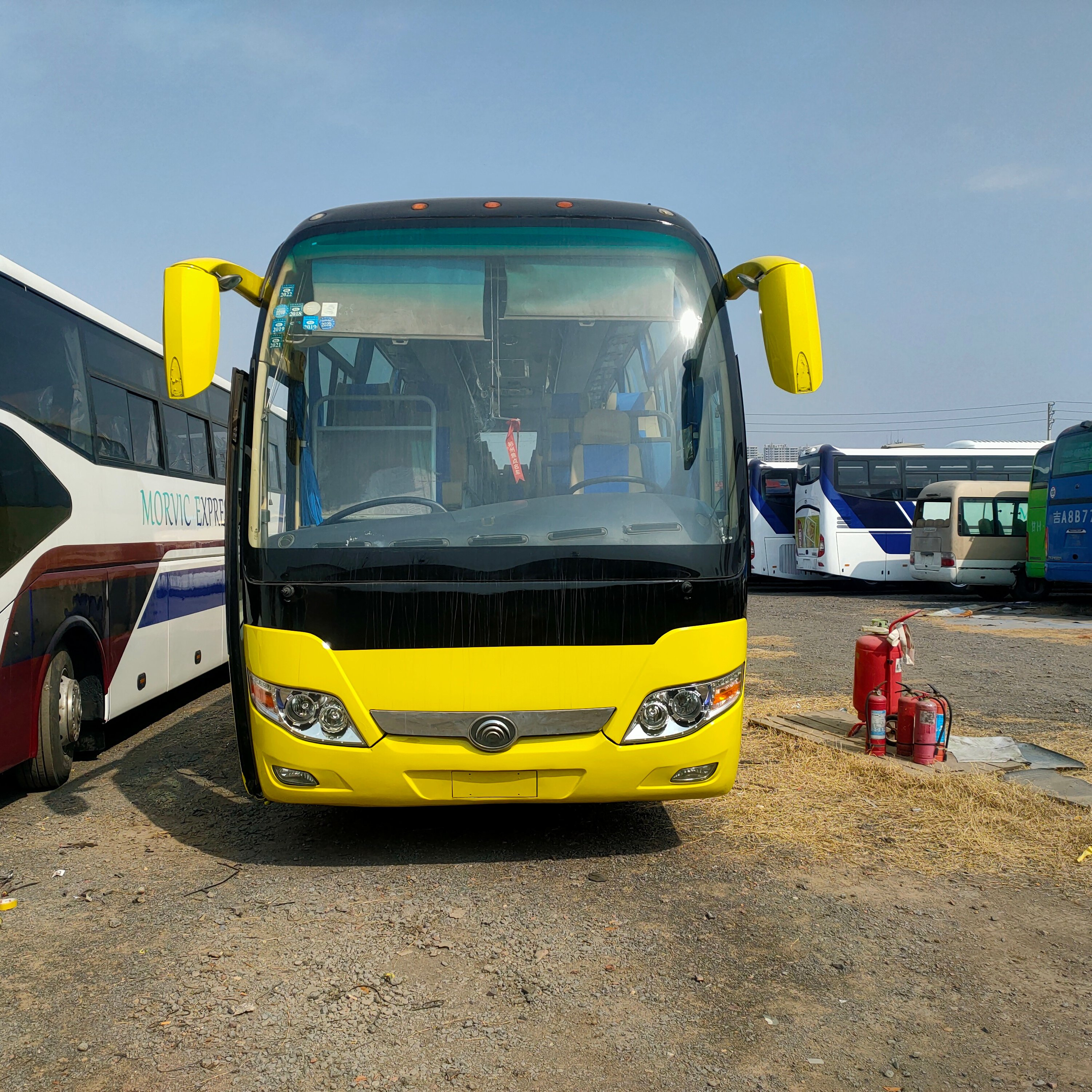 LEFT HAND DRIVE YUTONG ZK6110 SCHOOL BUS FEATURING a 11400KG CURB WEIGHT and MULTIFUEL ENGINE OPTIONS