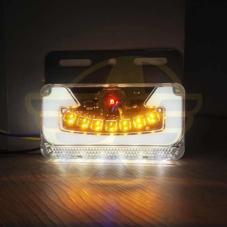 Universal Red Square Side Marker Lights Front Rear LED Clearance Indicator Lamp 24v Truck Side Marker Light Car External Light