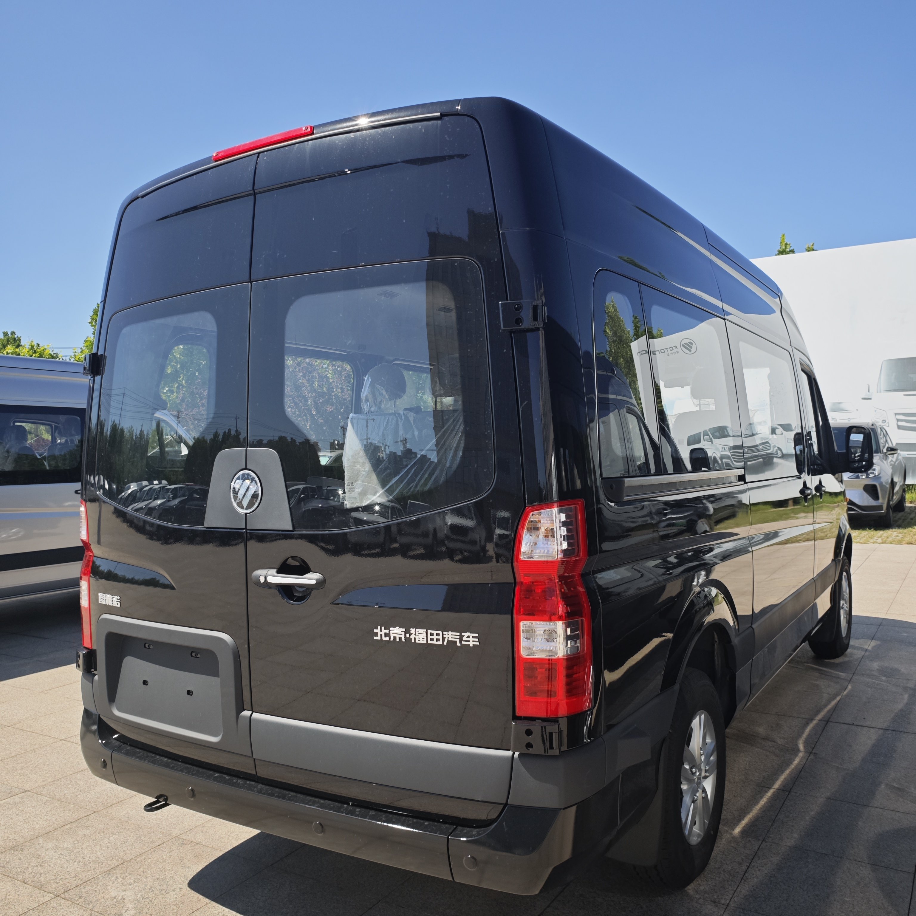 Chinese Supplier Good Price Foton Cars 13 Seats 4x4 4 Wheel Drive Mini Bus With Good Price