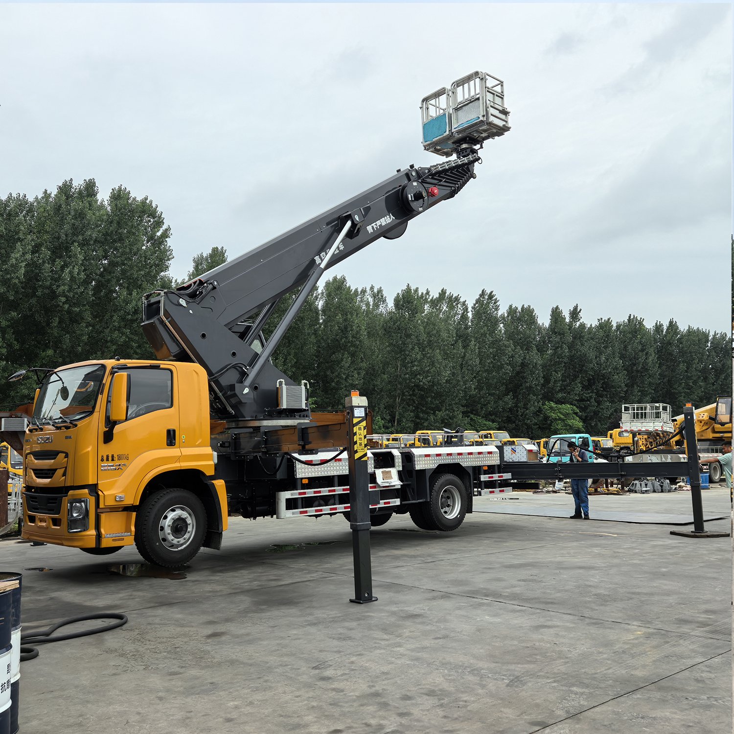 Brand New Lift High Altitude Working Telescopic Boom Aerial Platform Forestry Bucket Truck