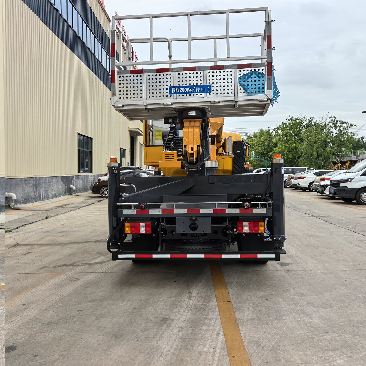 Brand New Lift High Altitude Working Telescopic Boom Aerial Platform Forestry Bucket Truck