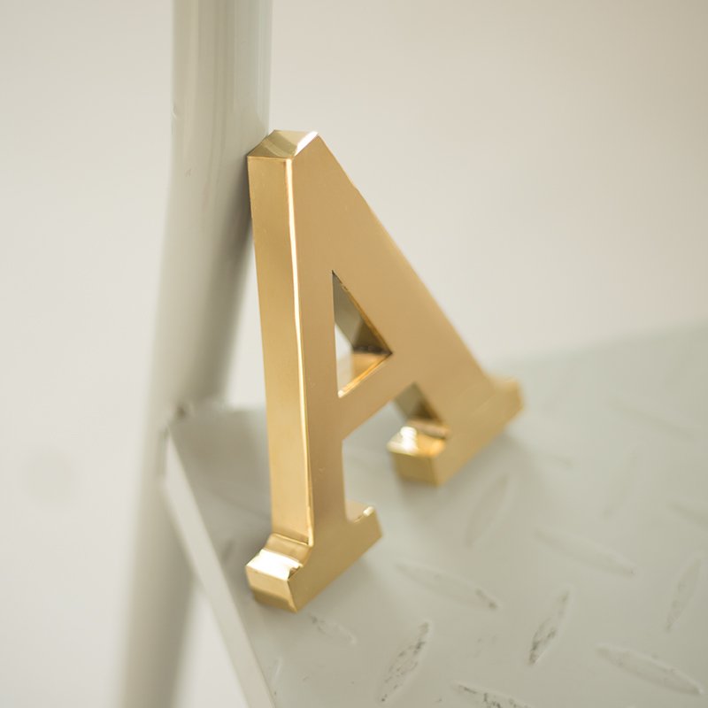 Electroplated Brass Mirror Metal Letters Seiko Letters Storefront Outdoor Signboard Advertising Shop Sign
