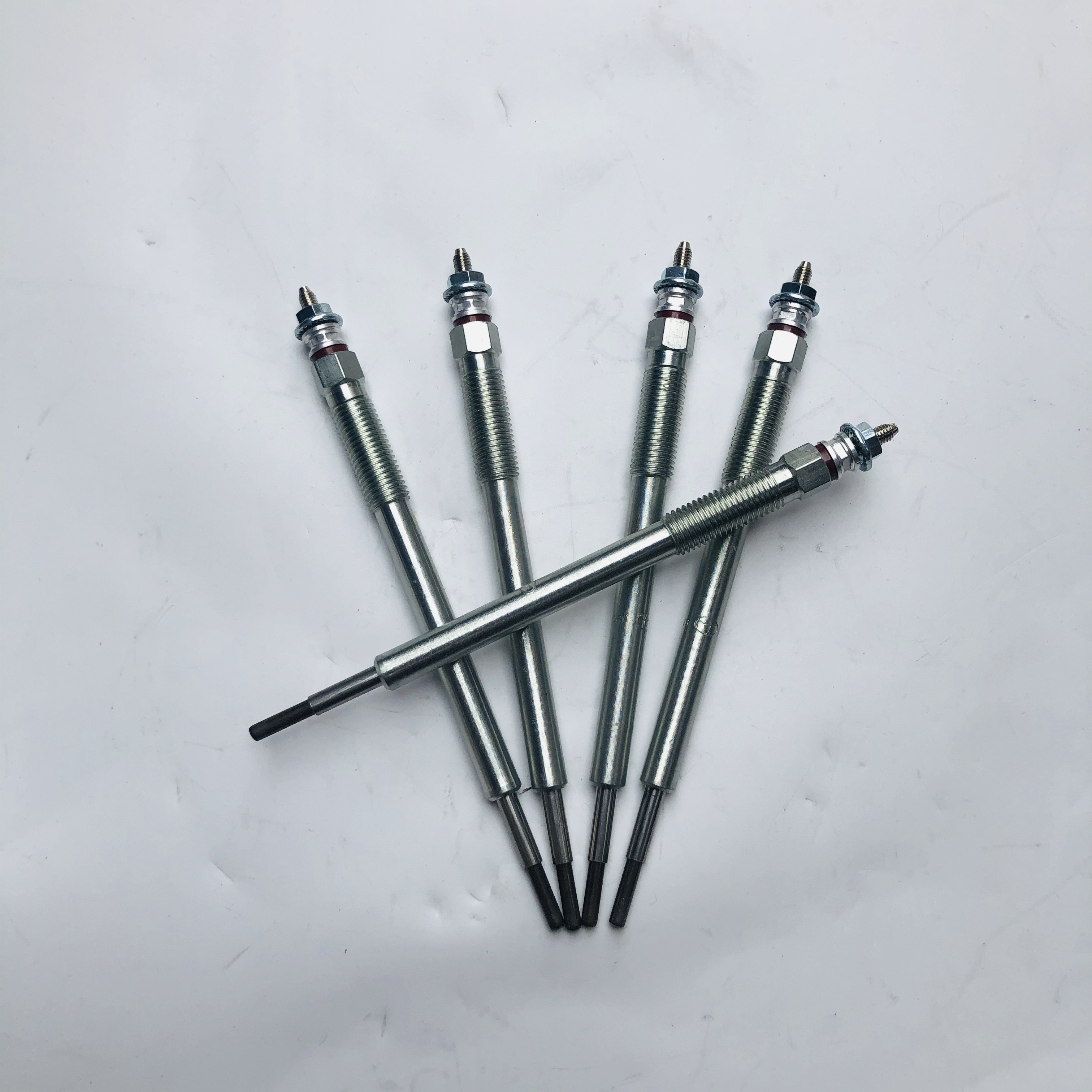 High Quality Diesel Engine Parts Glow Plug for Hilux TOYOTA REVO Hiace Fortuner 1GD 2GD 19850-11040 11850-11010