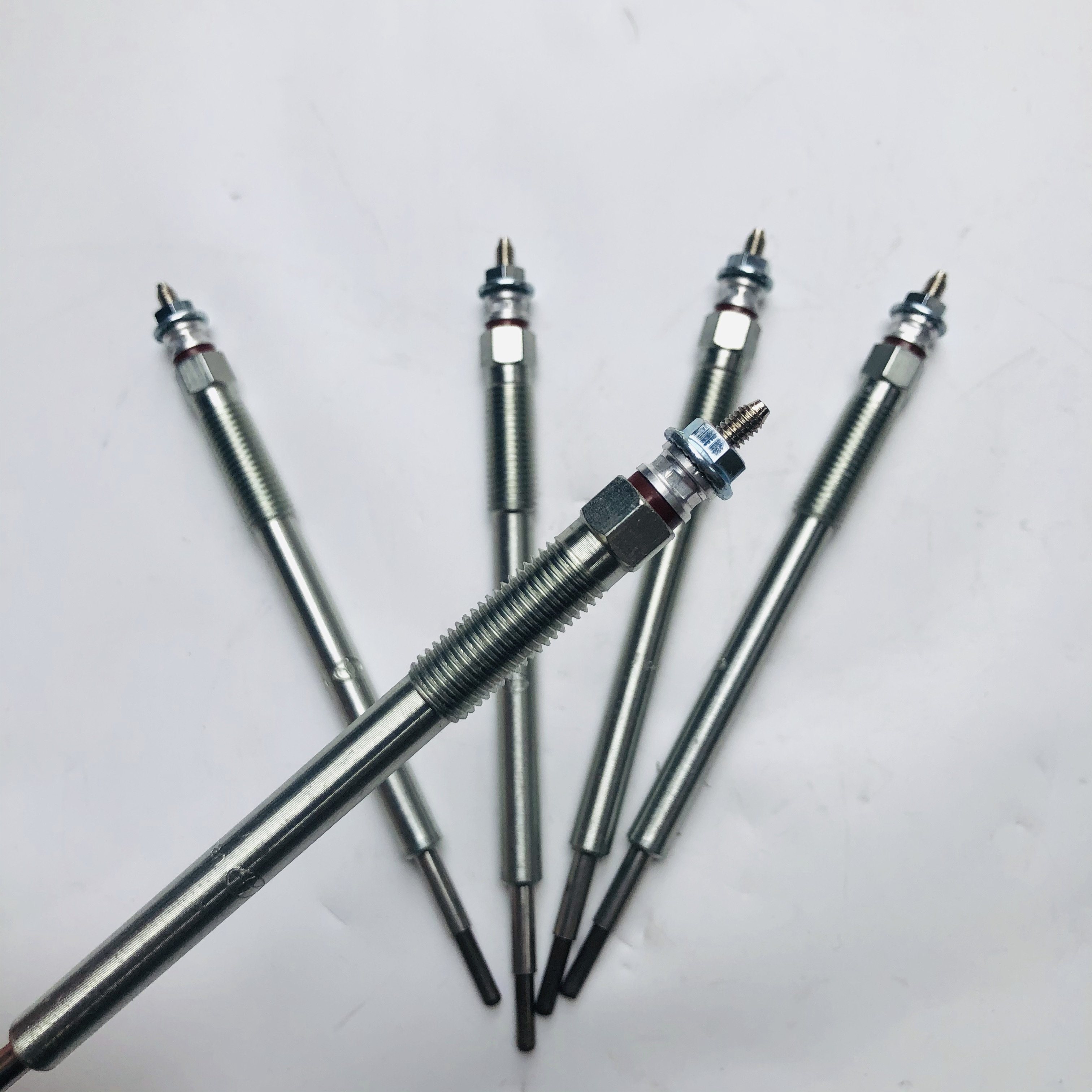 High Quality Diesel Engine Parts Glow Plug for Hilux TOYOTA REVO Hiace Fortuner 1GD 2GD 19850-11040 11850-11010