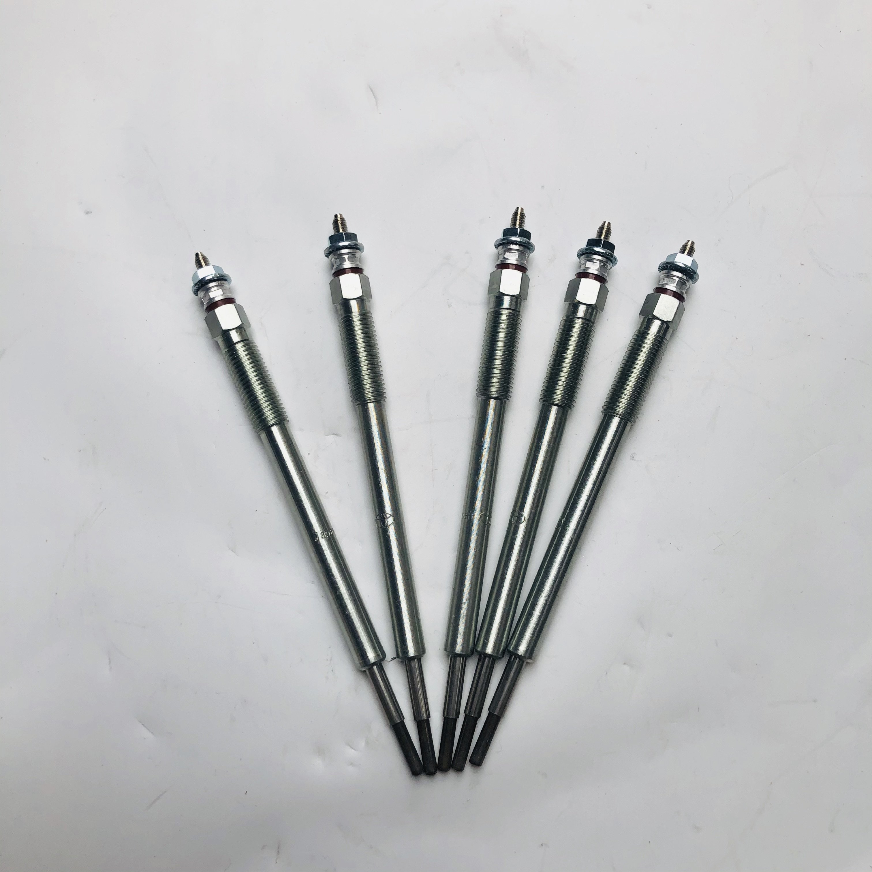 High Quality Diesel Engine Parts Glow Plug for Hilux TOYOTA REVO Hiace Fortuner 1GD 2GD 19850-11040 11850-11010