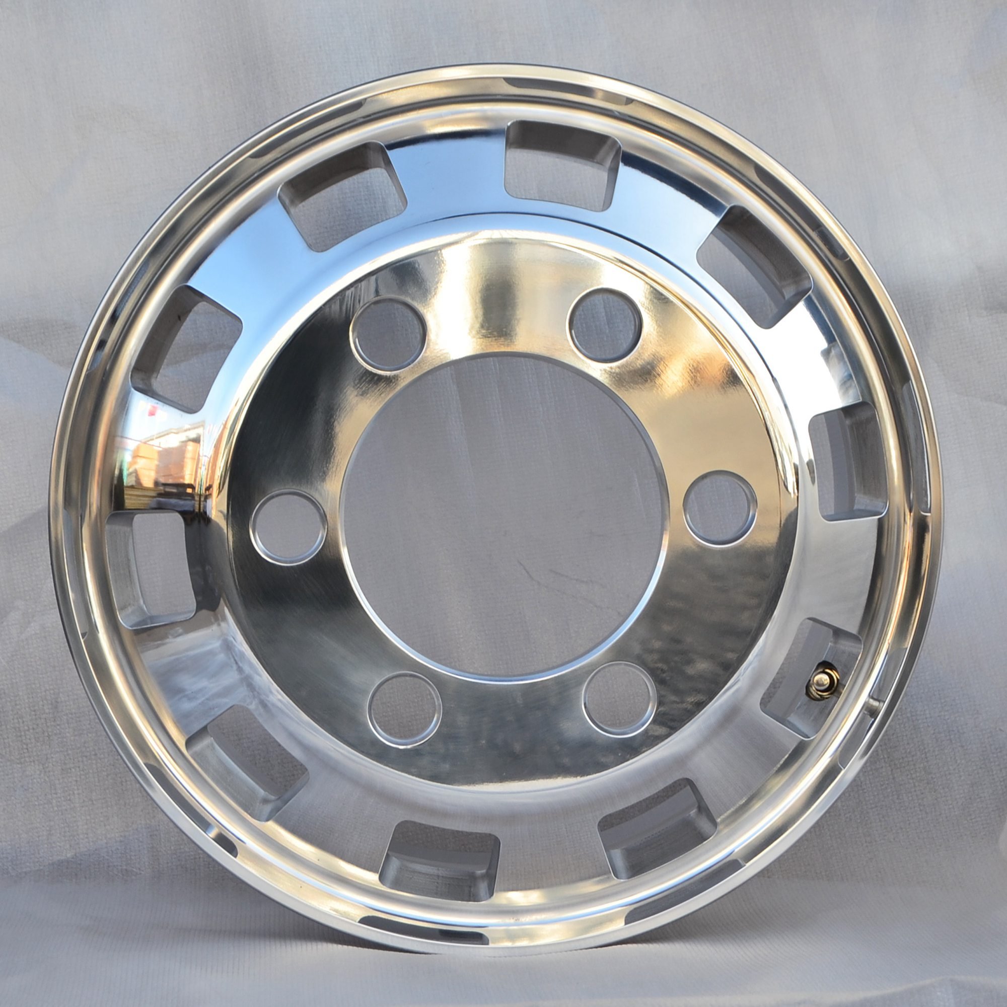 17.5*6.0 Inch Forged Alloy Semi Commercial Truck and Bus Trailer Wheel and Rim 225 825 Cast Steel Wheel
