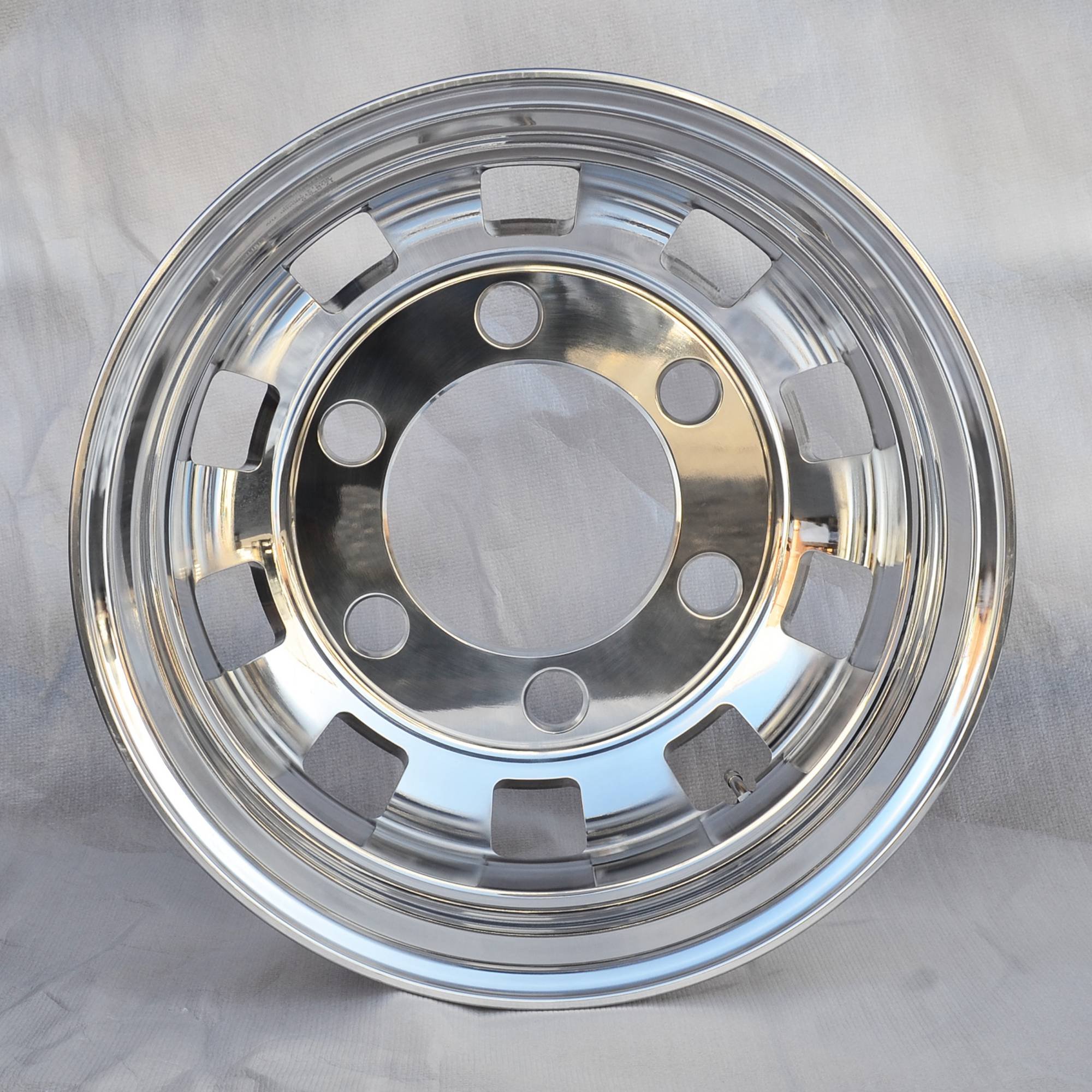 17.5*6.0 Inch Forged Alloy Semi Commercial Truck and Bus Trailer Wheel and Rim 225 825 Cast Steel Wheel