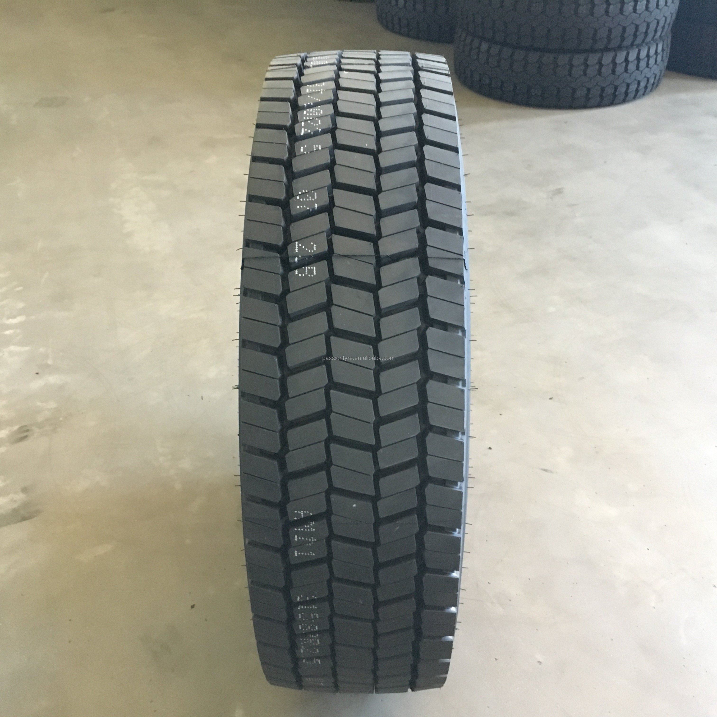 Wholesale Blacklion Sailun Jinyu 315/80R22.5 315/70R22.5 315/60R22.5 Wide Tread Truck Bus Drive Wheel Tyres