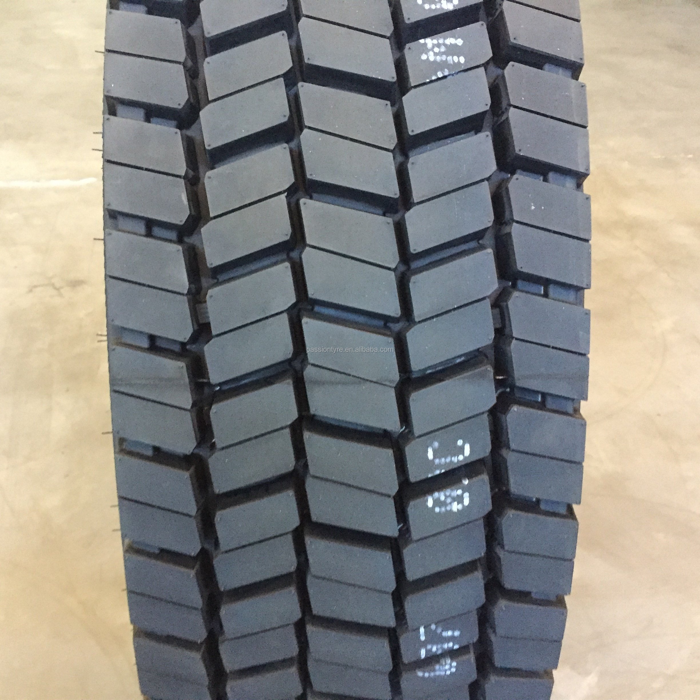 Wholesale Blacklion Sailun Jinyu 315/80R22.5 315/70R22.5 315/60R22.5 Wide Tread Truck Bus Drive Wheel Tyres