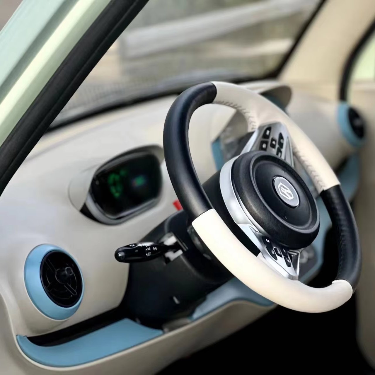 Low Speed Mini Electric Vehicle New Energy Pure Electric EEC Adult High-end Luxury Mini Electric New Energy Vehicles in China
