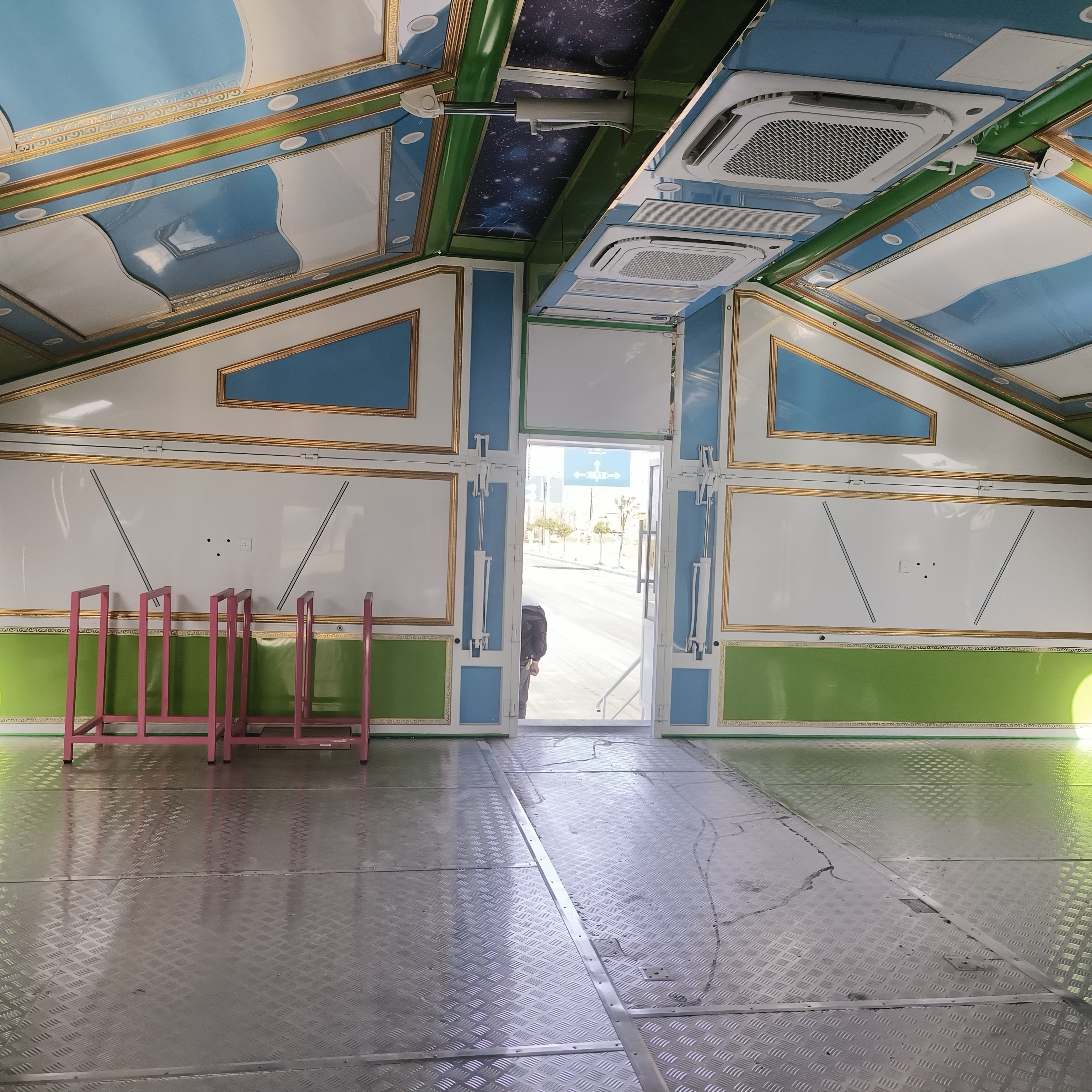 Luxurious Party Bus for Weddings - High-Quality Sound, Dance Floors, and Entertainment