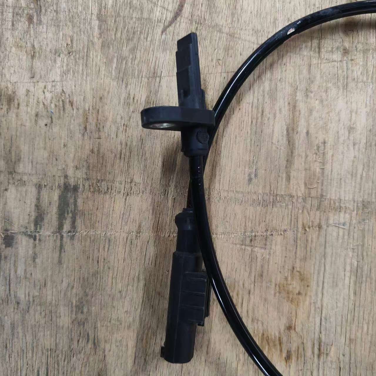 SAIC MAXUS V80 Rear Wheel Short ABS Sensor C00003101