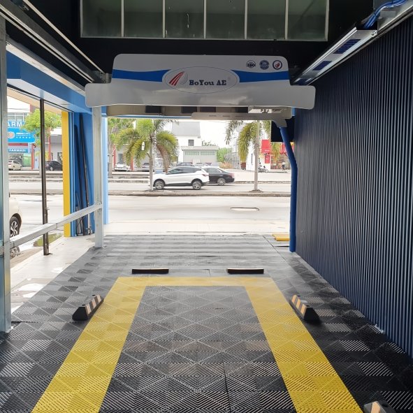 Hot Sell Car Washing Machine Mobile Automatic Car Automatic Car Wash Machine for Trucks and Buses