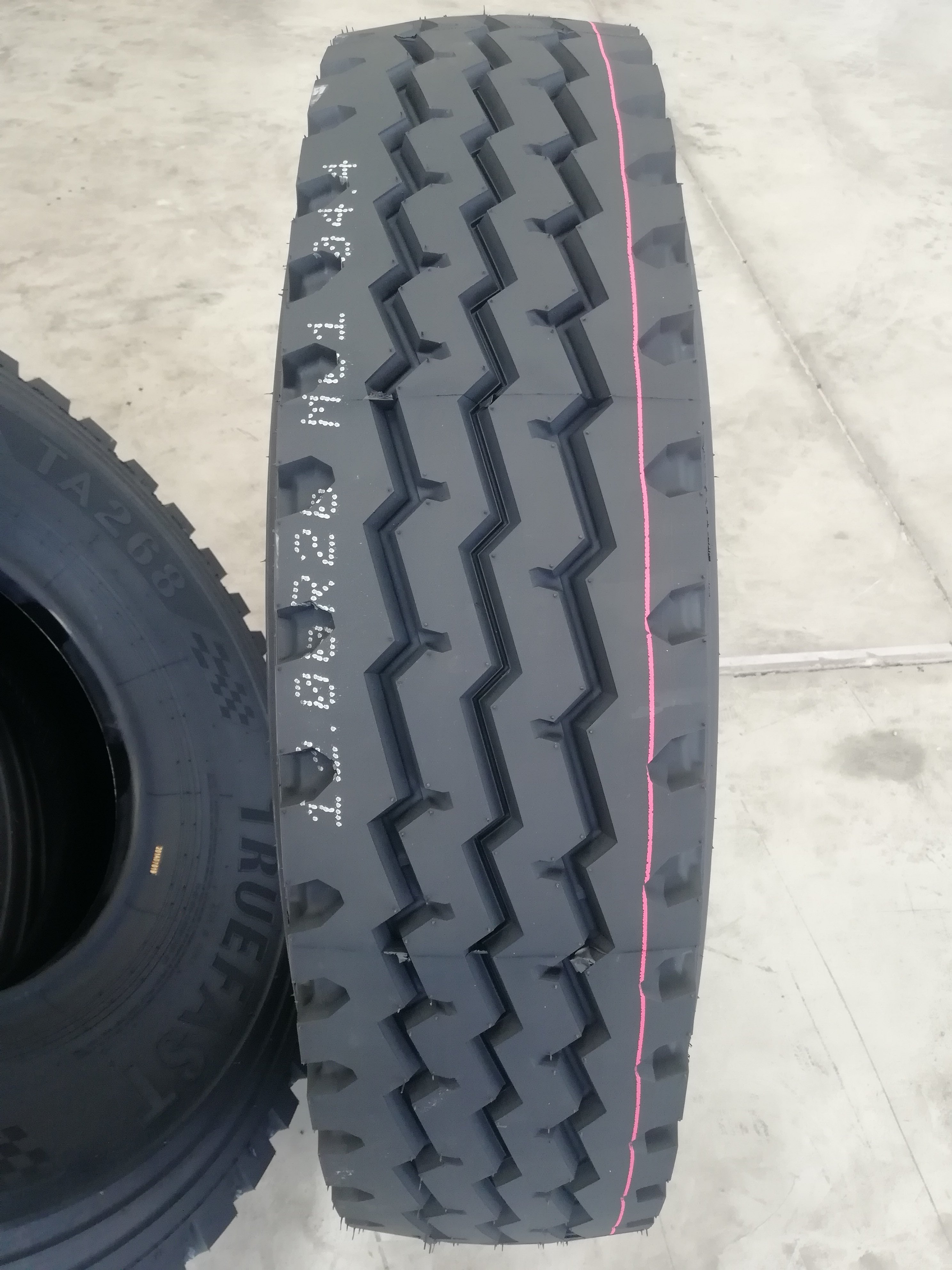 BEST SELLING TRUEFAST BRAND TRUCK TYRE for the SIZE of 13R22.5 WITH PATTERN TA268 TD688