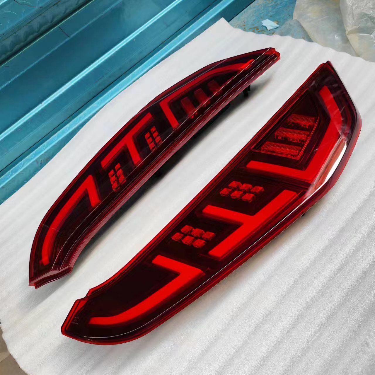 2024 New Arrival LED Tail Light Clear Lens Color Rear Combination Parts with Decorative Cover