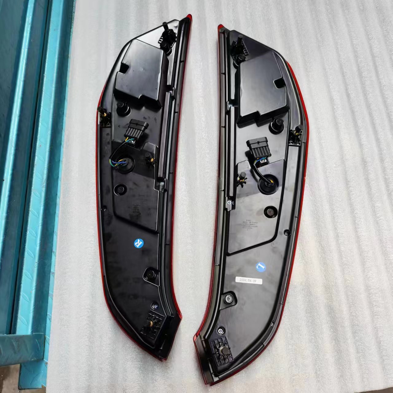 2024 New Arrival LED Tail Light Clear Lens Color Rear Combination Parts with Decorative Cover
