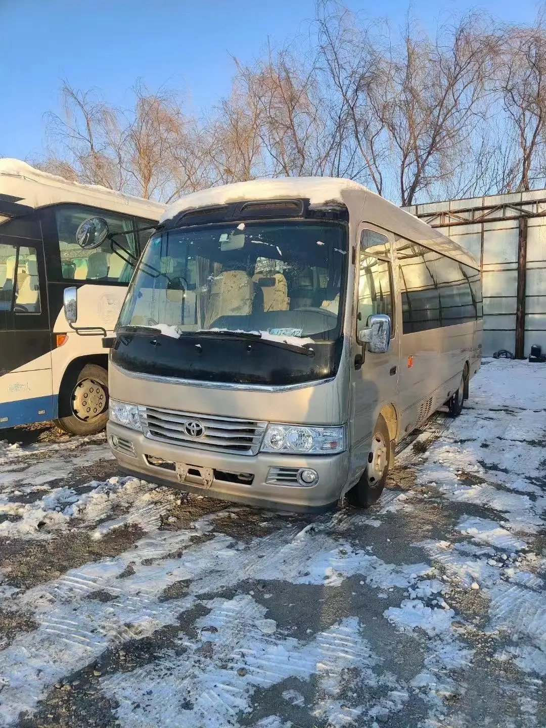 Spots Goods Used Toyota Coaster Bus 30 Seater Diesel Engine Front Position RHD Steering LHD Steering Available for Sale