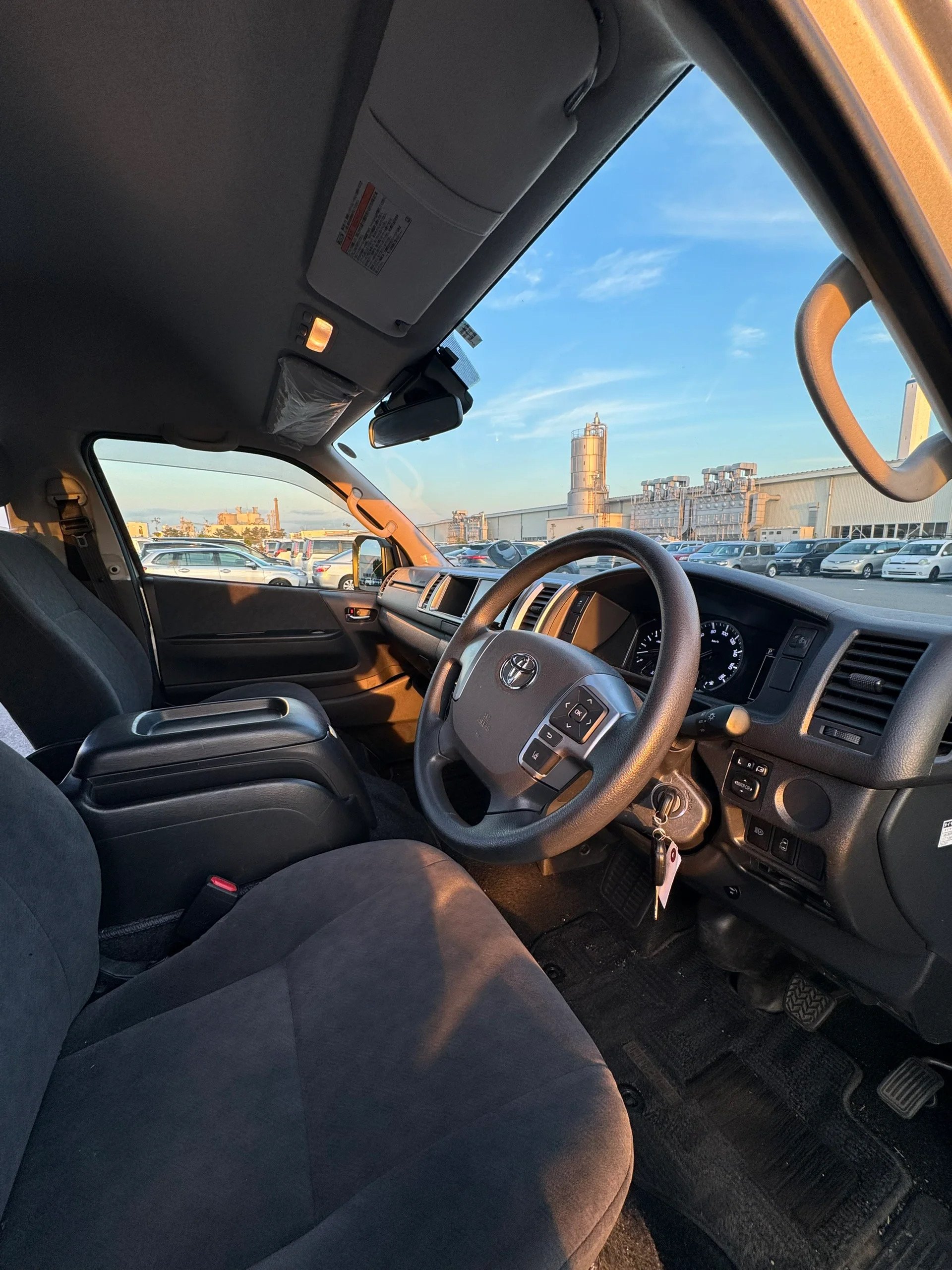 Best Selling Used Toyota Hiace 9 Seaters Toyota Hiace Van Hiace Bus for Sale