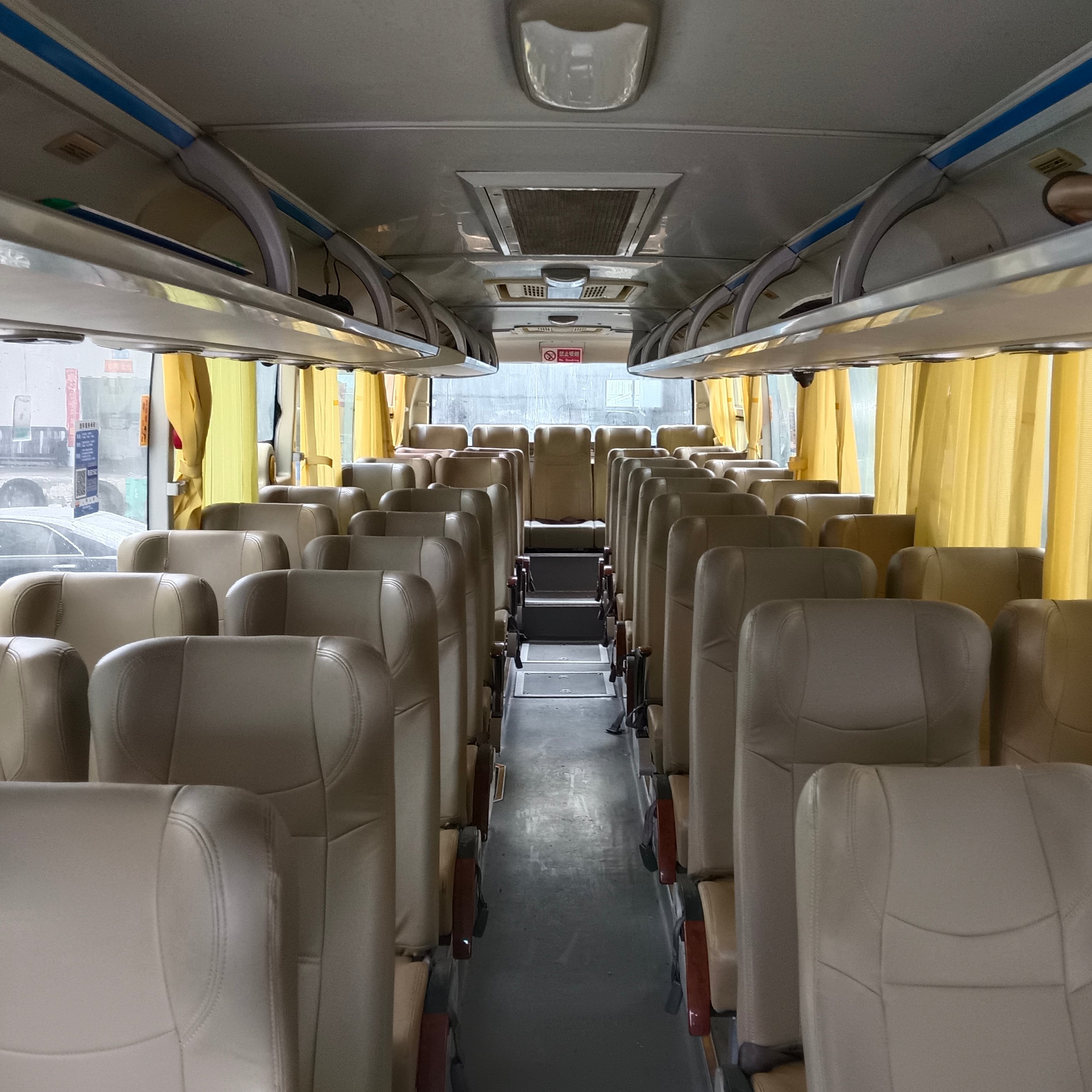 Second Hand Yutong Bus Zk6119 50 Seater Yuchai Engine Double Door Coach Bus for Africa