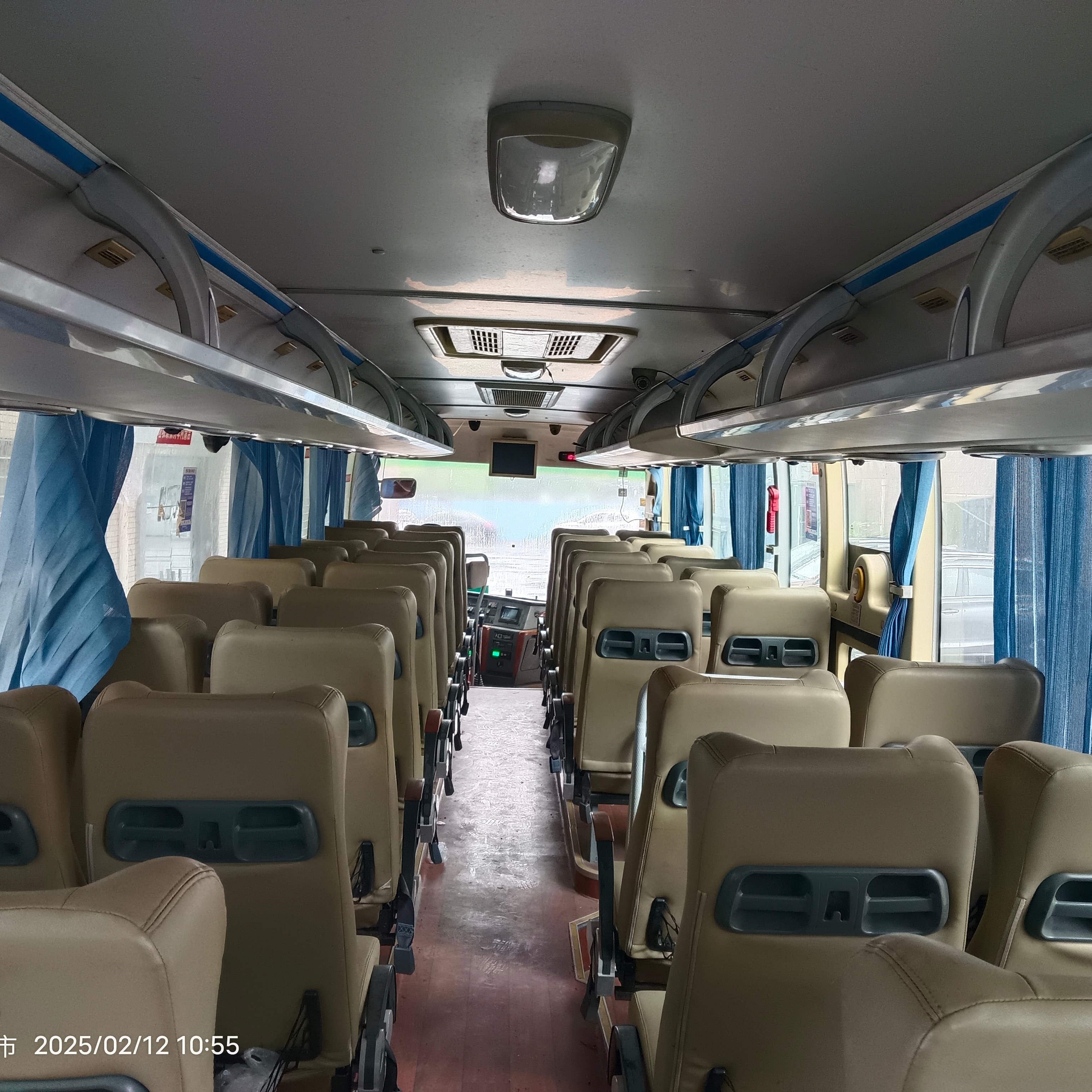 Second Hand Yutong Bus Zk6119 50 Seater Yuchai Engine Double Door Coach Bus for Africa