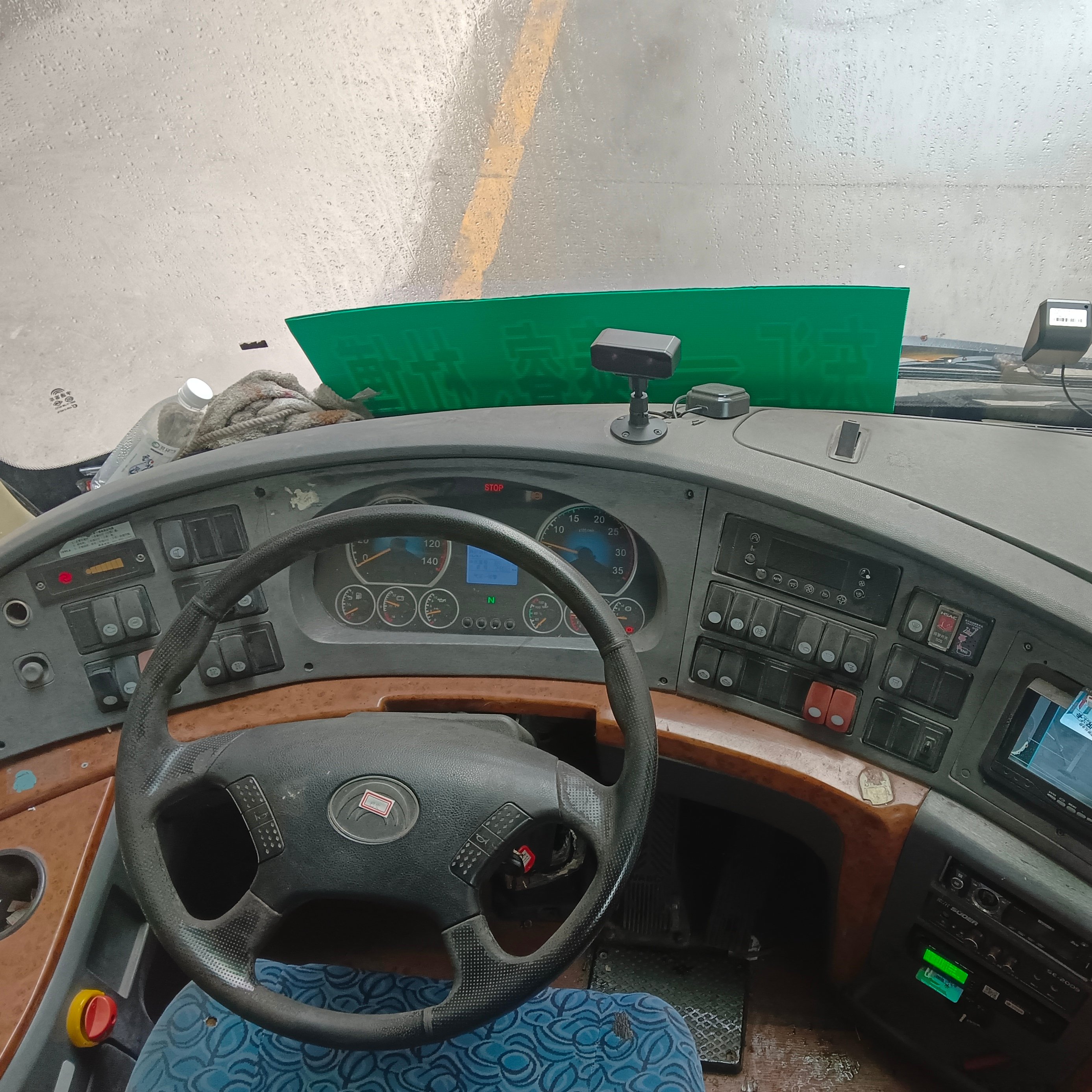 Second Hand Yutong Bus Zk6119 50 Seater Yuchai Engine Double Door Coach Bus for Africa