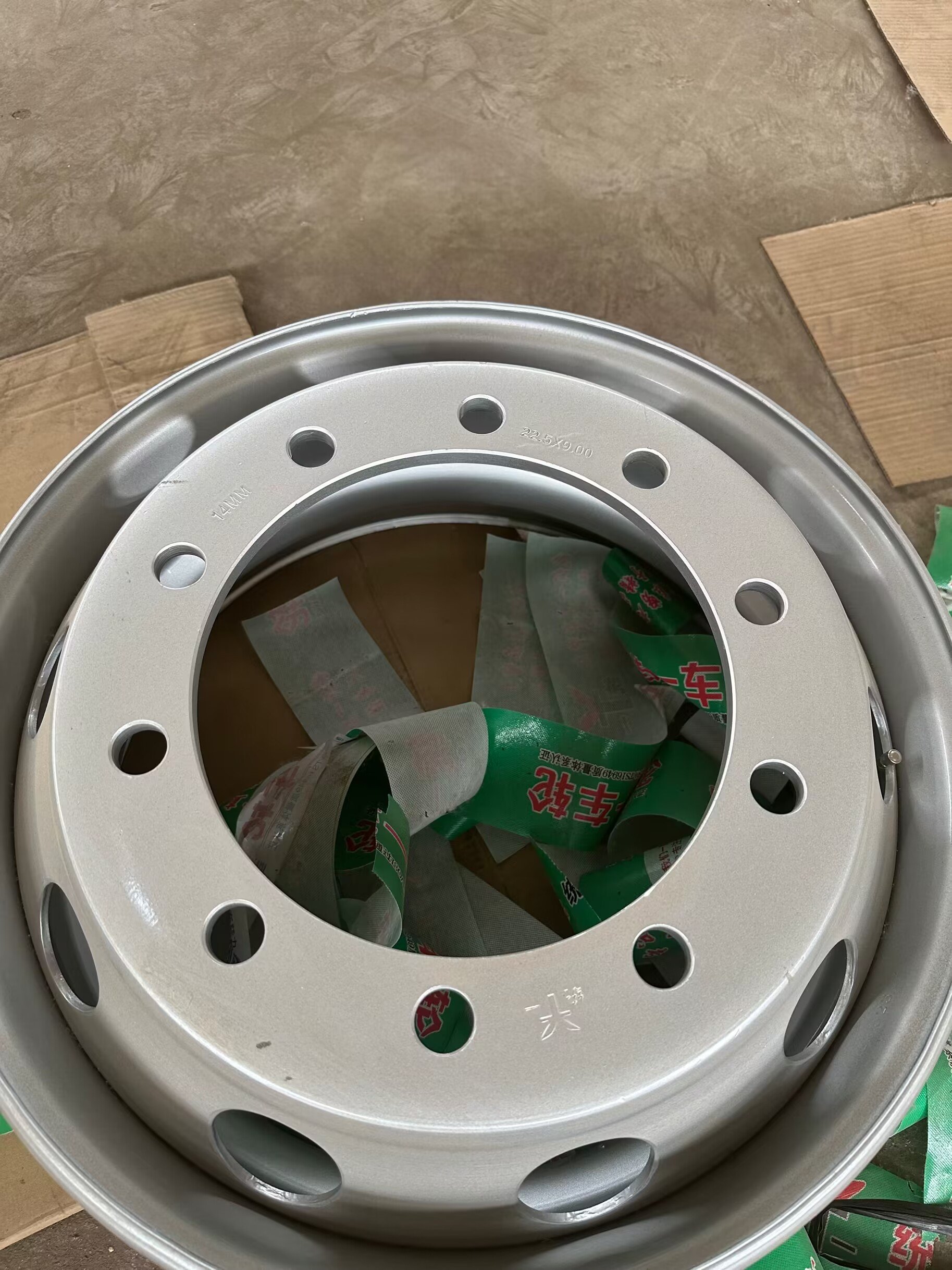 Made in China 22.5X6.75 Tubeless Steel Truck Wheel Rim for Tyre 9R22.5 for Sale Tractor Wheel Hub Trailer Wheel Hub Truck Hub