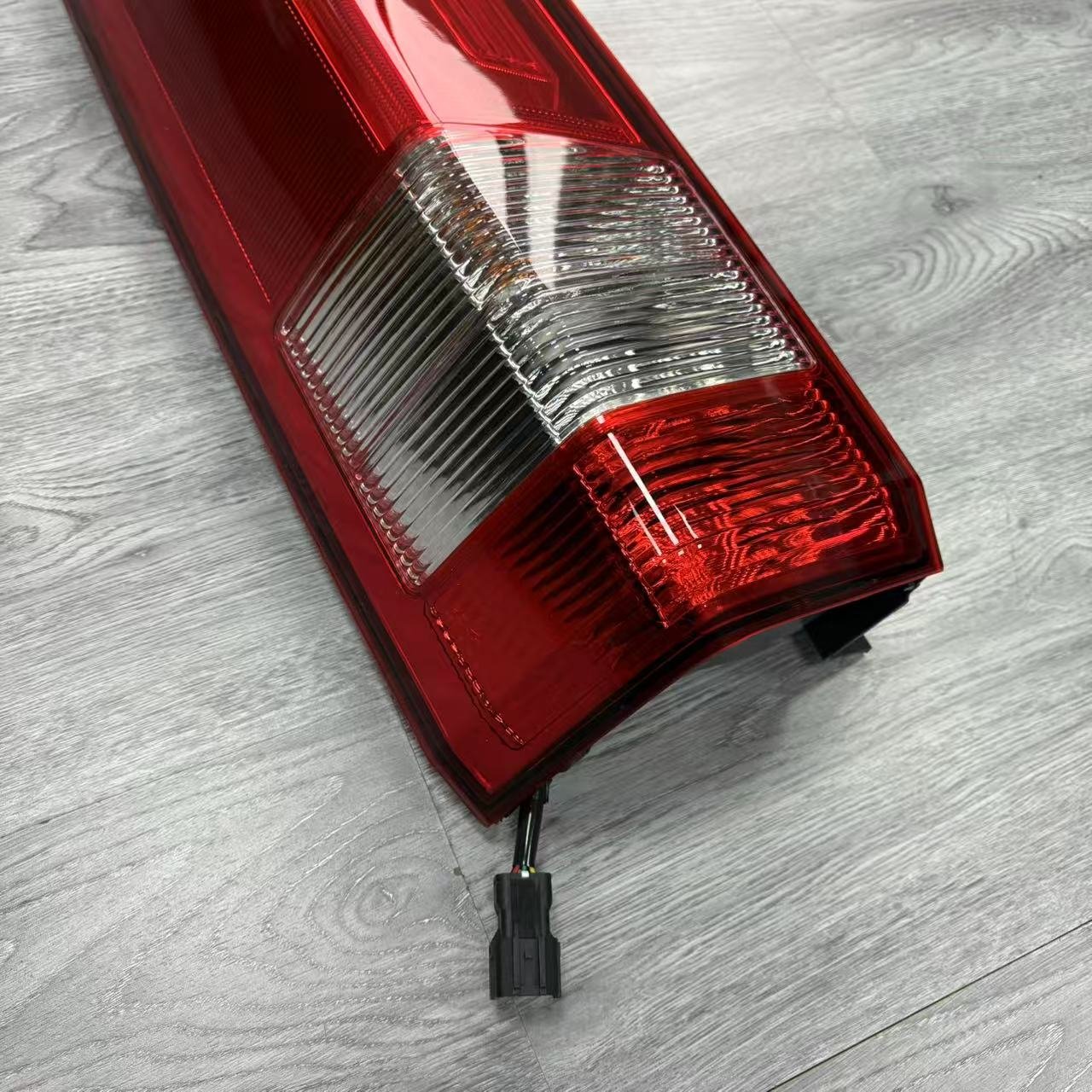 Support sample service Bus Tail Light for Hy-un-dai H350 OE 92402-3H169/9240159100 directly supplied by the manufacturer