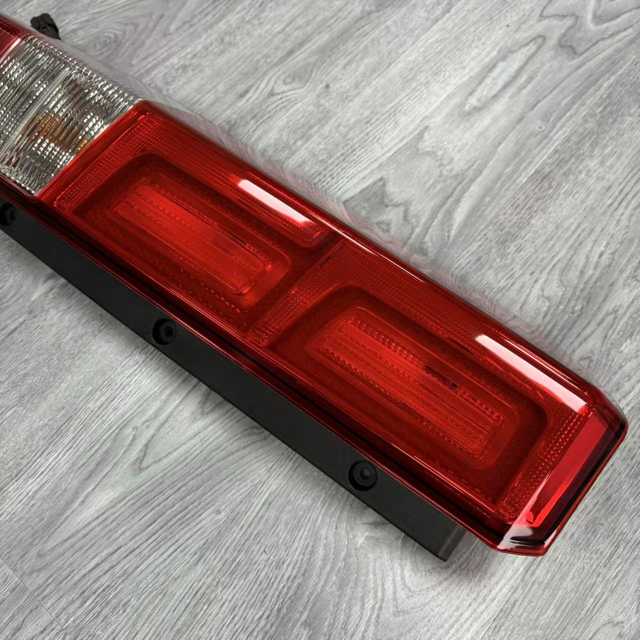 Support sample service Bus Tail Light for Hy-un-dai H350 OE 92402-3H169/9240159100 directly supplied by the manufacturer