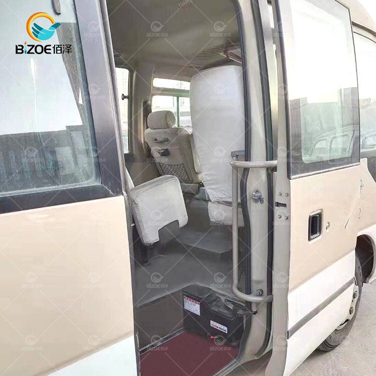 Neatly Used LHD to Yota Mini Bus with AC Diesel Engine Japan to Yota Coaster 30 Passenger Price