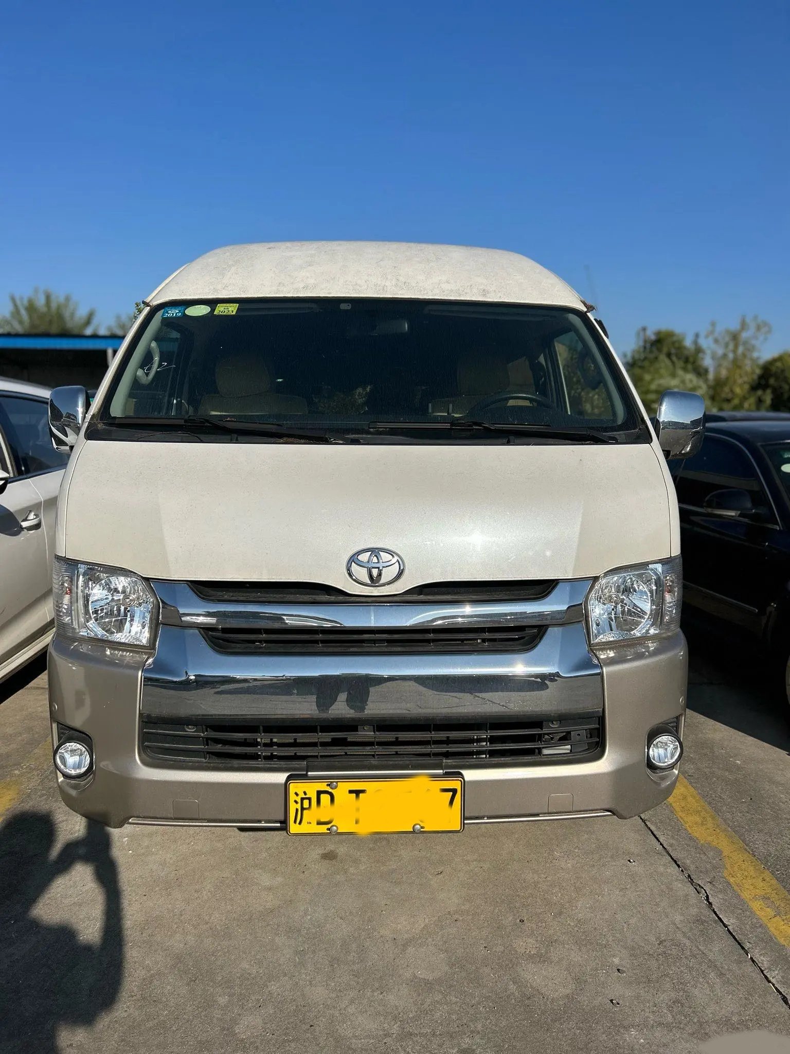 Used To-yota Hiace Bus Excellent Gasoline Engine LHD RHD Second Hand Mini Bus 13 Seats Car with Discount Price
