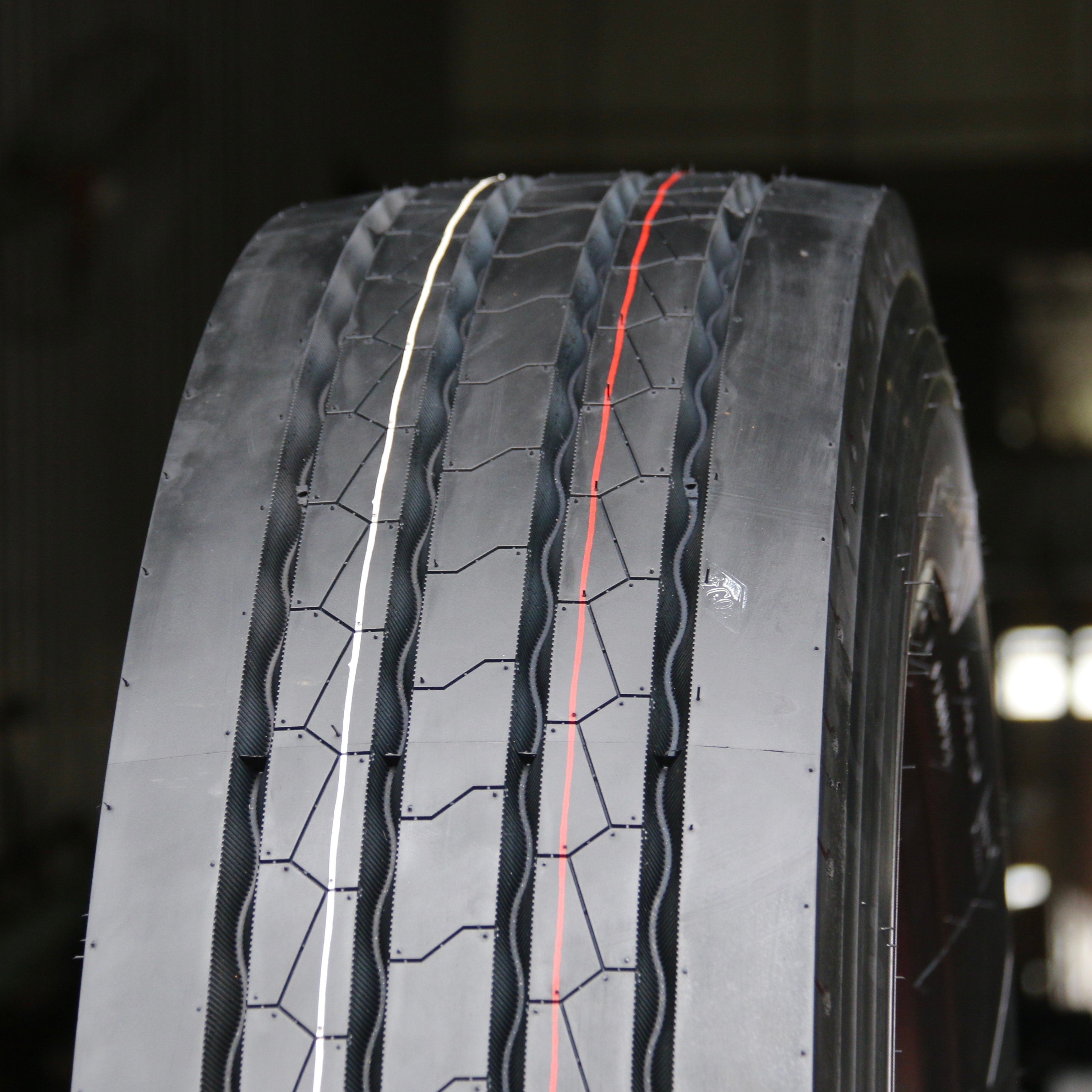 Wholesale All Radial Tubeless Tyres 275/80R22.5 Rubber Heavy Duty Truck Tires Bus TBR Trailer Tyre with IMETRO Certificate