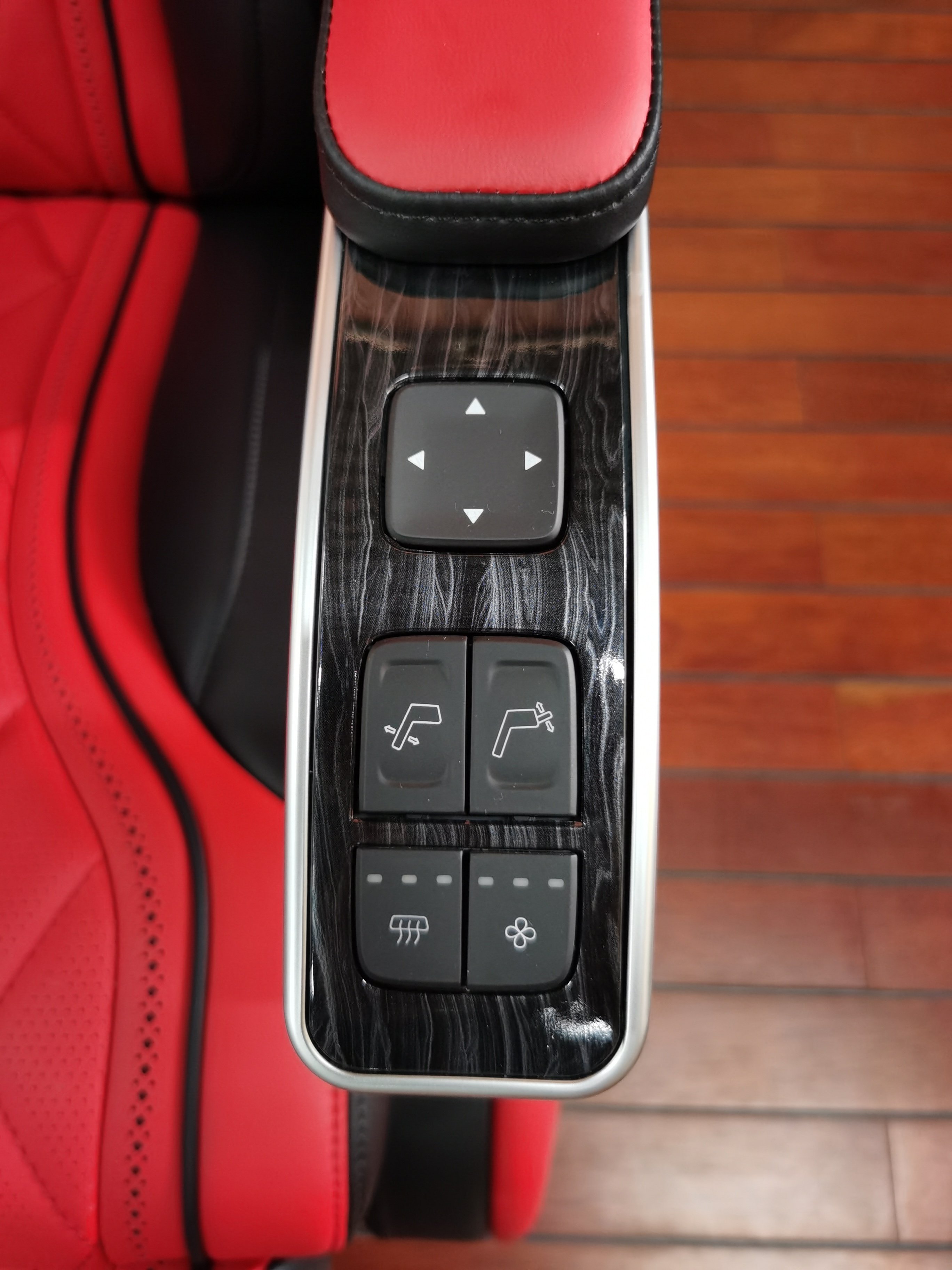 Classic VIP Luxury Seat With Table Fit for VAN Campervan Limousine LM300 Alphard Vellfire Hiace Coaster