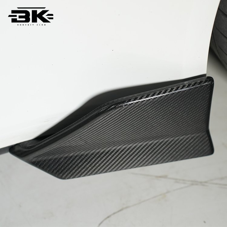 High Quality Dry Carbon Fiber Side Corner for Porsche 911 992 Carrera Upgrade Bra-Bus Style-Sideskirt Tow Hook Bumper Cut-Outs