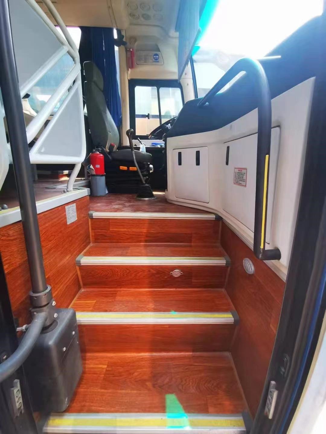 Renew 2018 Year Used Golden Dragon XML6120 Coach Bus 50 Seats Used Bus Diesel Weichai Engine No Accident LHD Bus