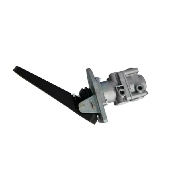 Foot Brake Valve with Pedal OEM Electronic Control Master Cylinder Used for Yutong Higer Kinglong JAC Bus Parts