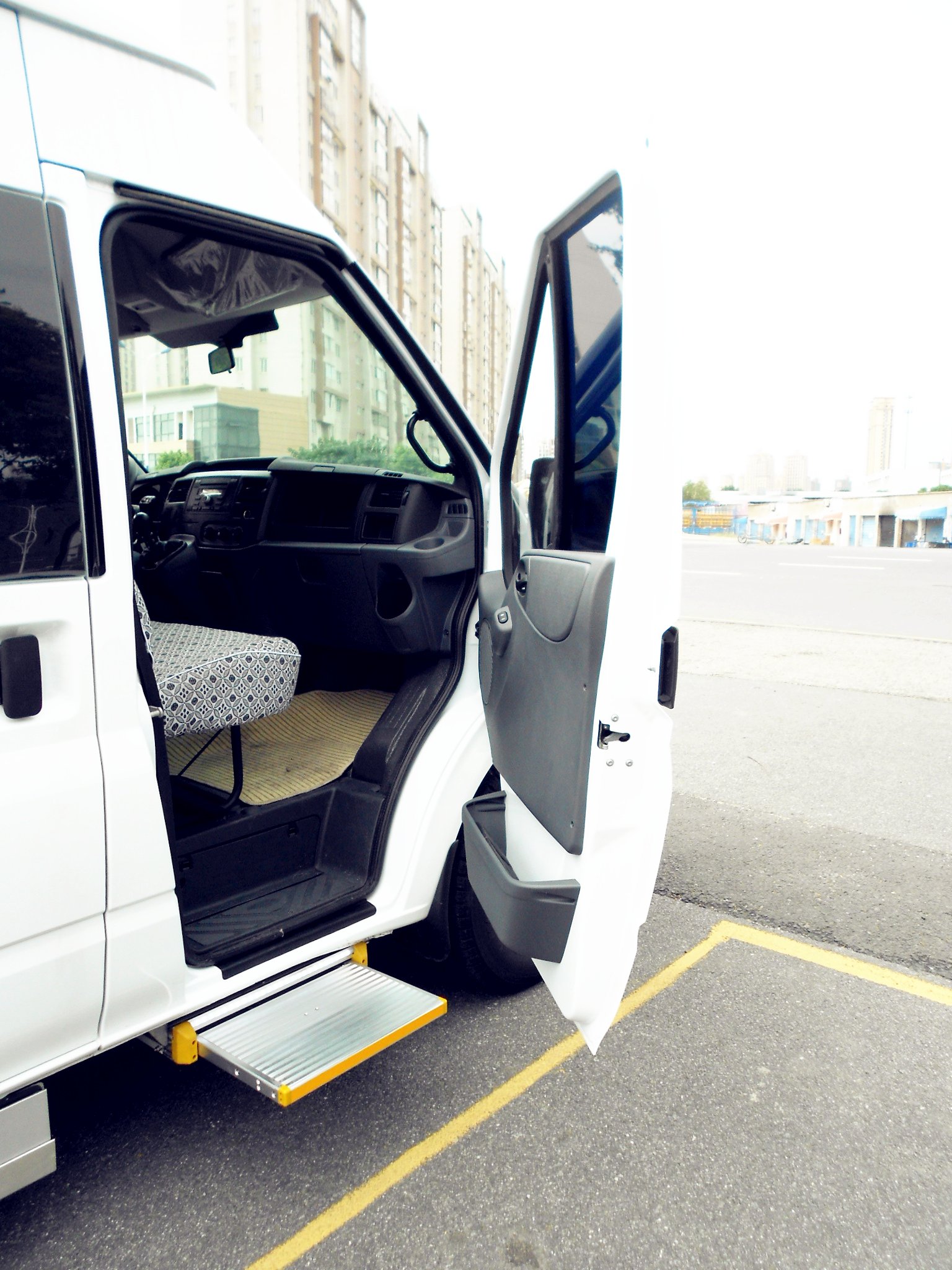 Electric Automatic Sliding RV Caravan Camper Door Step Slide Footboard for Trailer Motorhome Van 250kg Capacity LED Lighting
