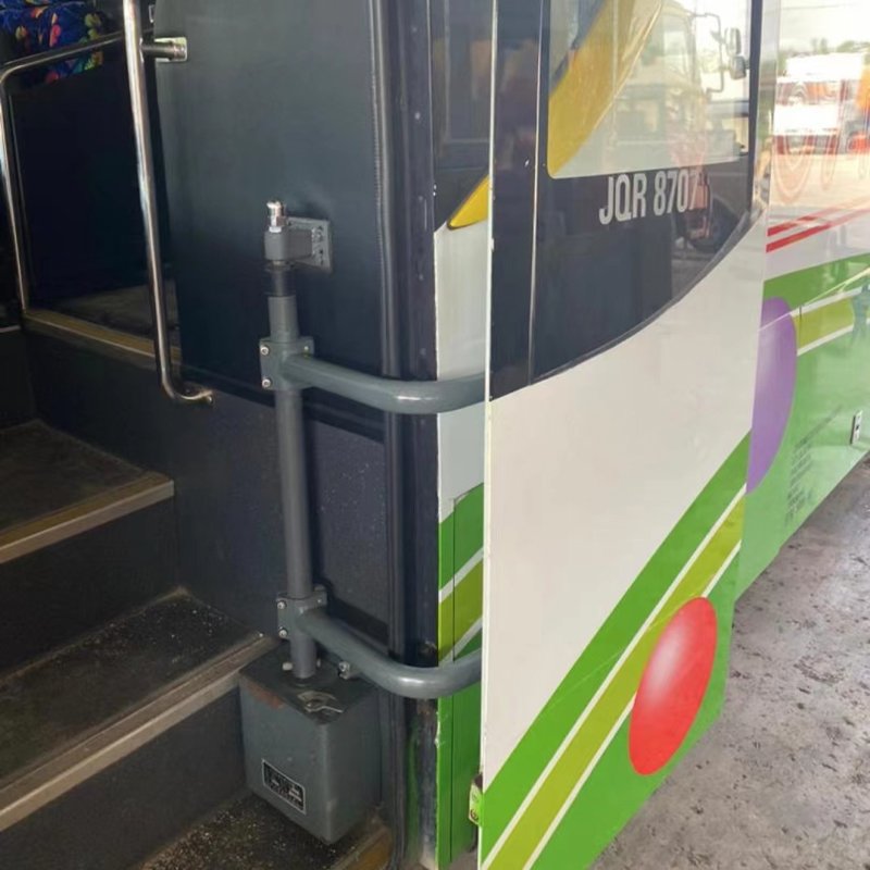 Brand Right Driver Side Bus ACCESSORIES Passenger Door Control System Spare Parts Door Pump China Universal 6108 Bus Parts