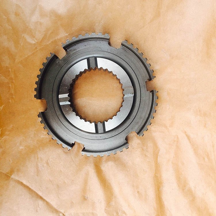 Chinese Bus Parts Gearbox 2/3 Speed Gear Hub Synchronizer (1075304105)