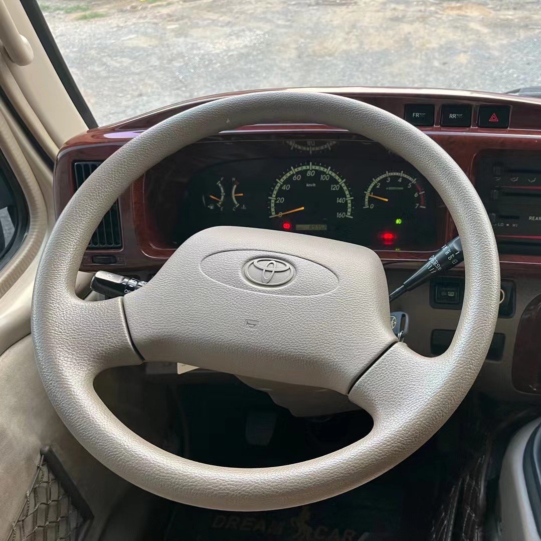 Spots Goods Used Toyota Coaster Bus Diesel 30 Seaters Coaches Toyota Coaster Bus for Sale
