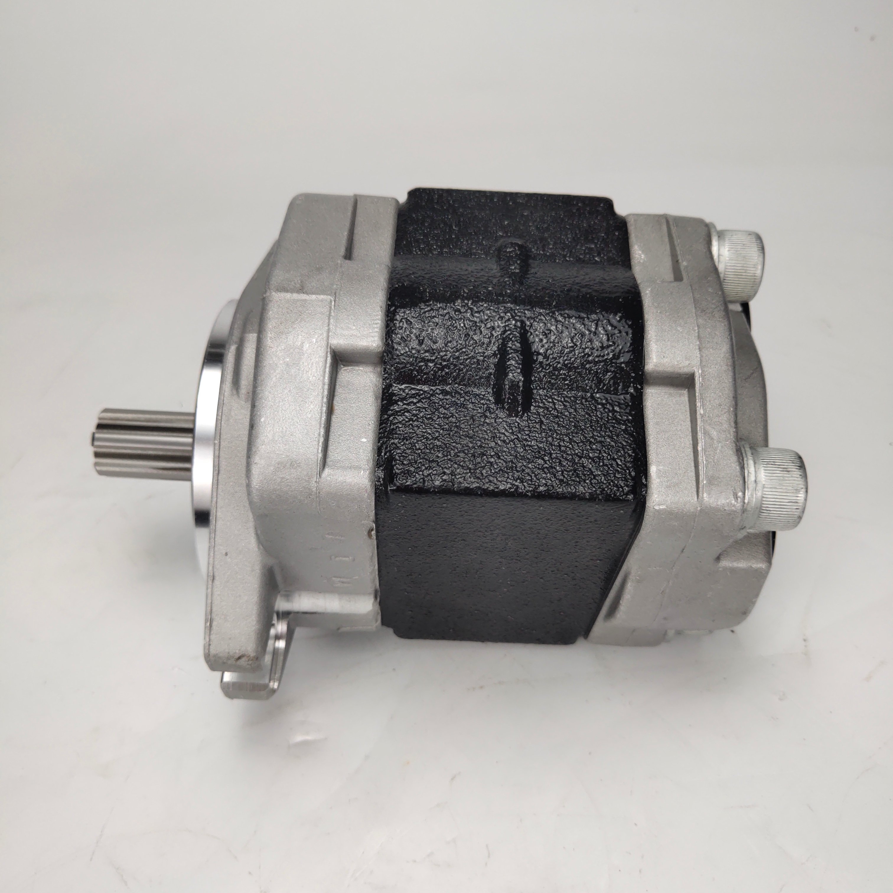 XG530 4 Wheel Drive Forklift 3 Ton Diesel Engine Small Forklift Pump Motor / Hydraulic Pump SGP1A32D2HH1-L025C Gear Pump