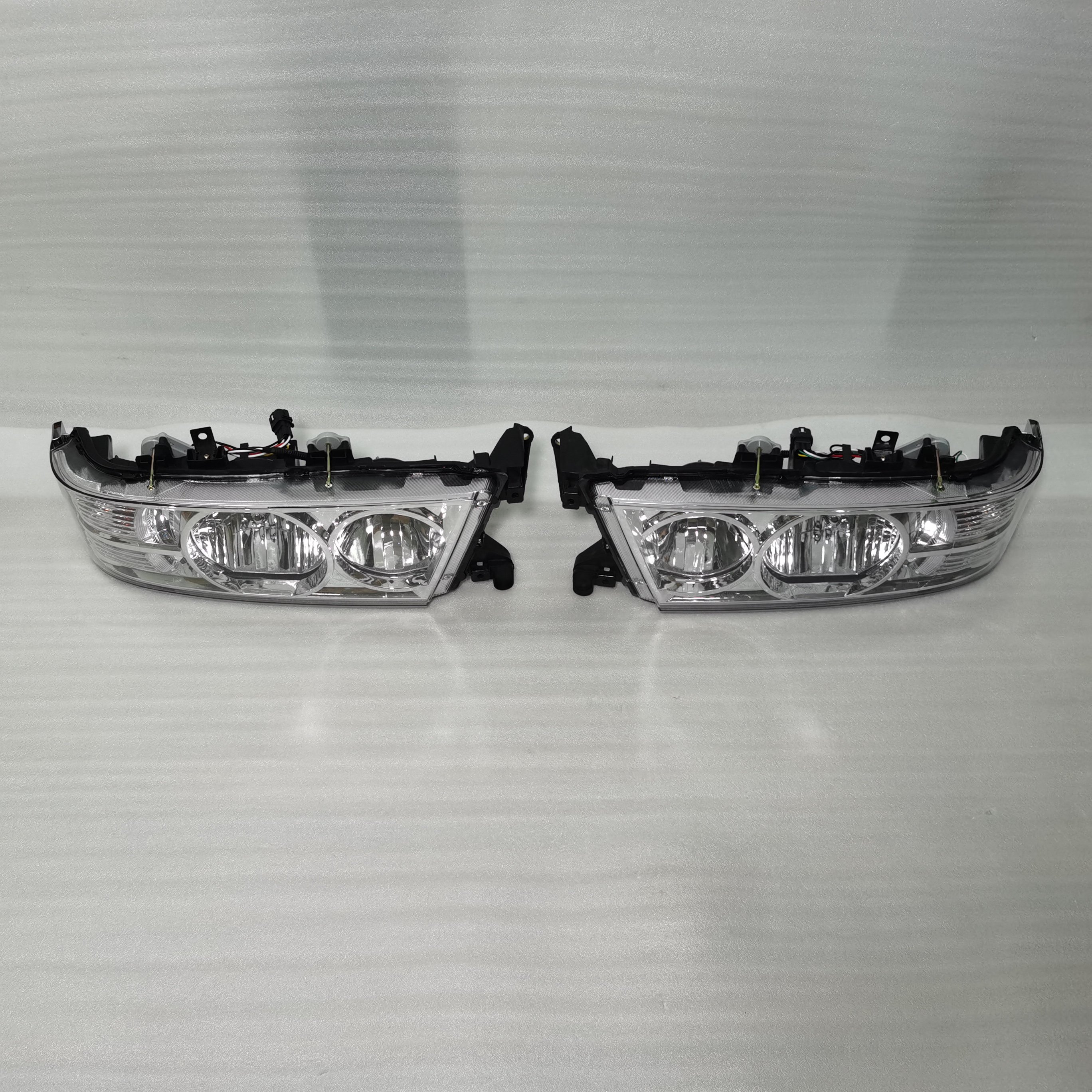 HEAD Lamp LED Top Quality Bus Part OEM 81551-36420 81561-36310 for Toyota Coaster BB20 BB40 HZB50 HZB70 PC Size TAIL Light