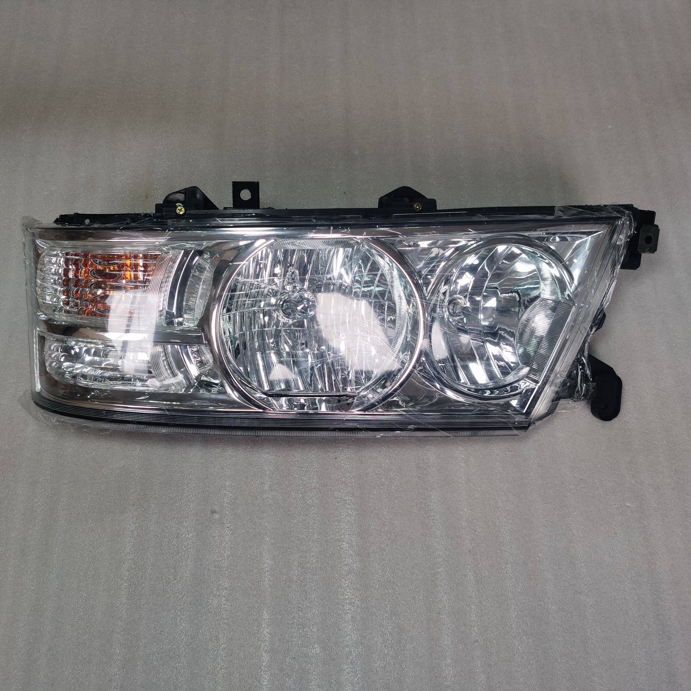 HEAD Lamp LED Top Quality Bus Part OEM 81551-36420 81561-36310 for Toyota Coaster BB20 BB40 HZB50 HZB70 PC Size TAIL Light
