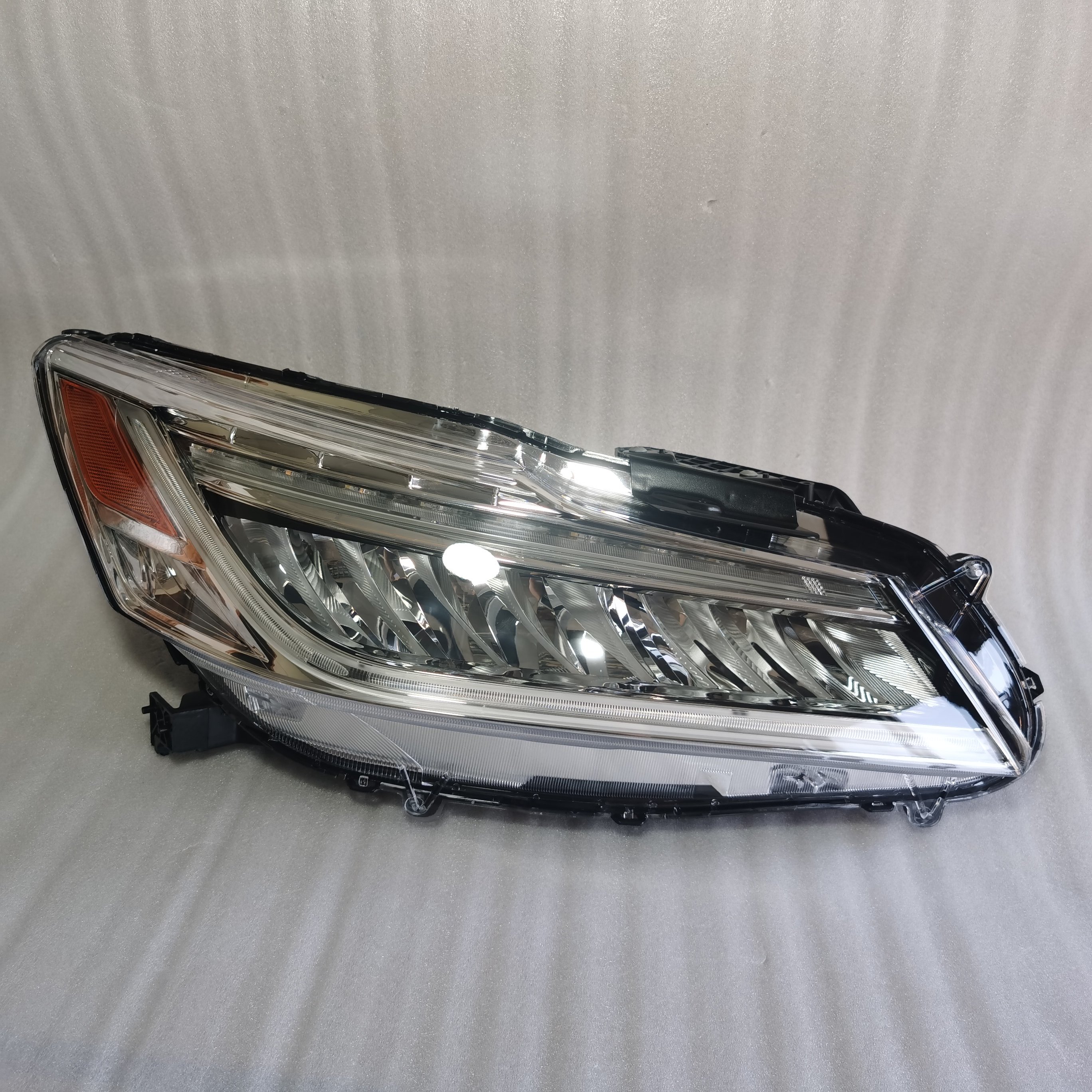 HEAD Lamp LED Top Quality Bus Part OEM 81551-36420 81561-36310 for Toyota Coaster BB20 BB40 HZB50 HZB70 PC Size TAIL Light